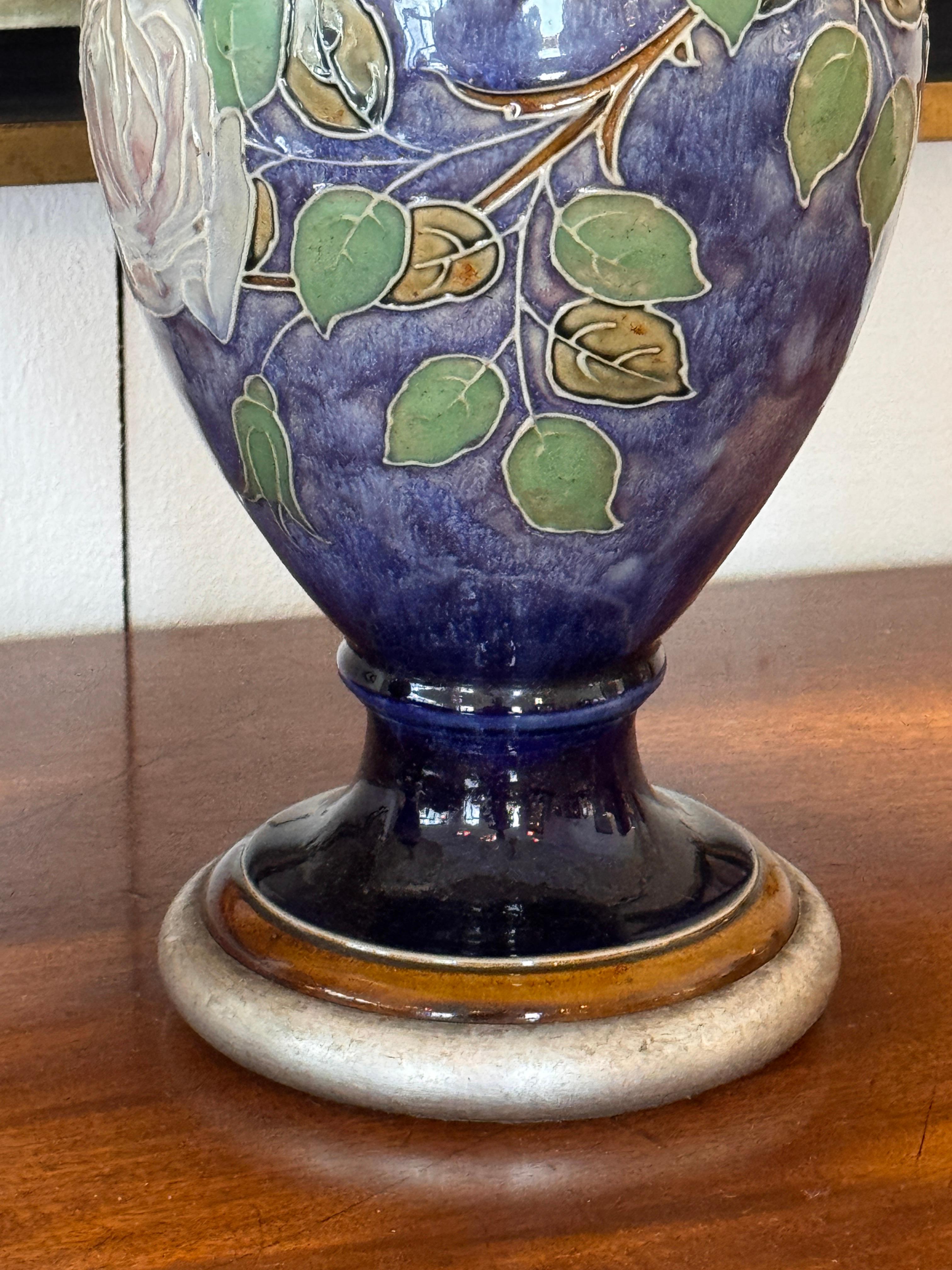 1950s Pair of Royal Doulton “Rose” Lamps im Angebot 3