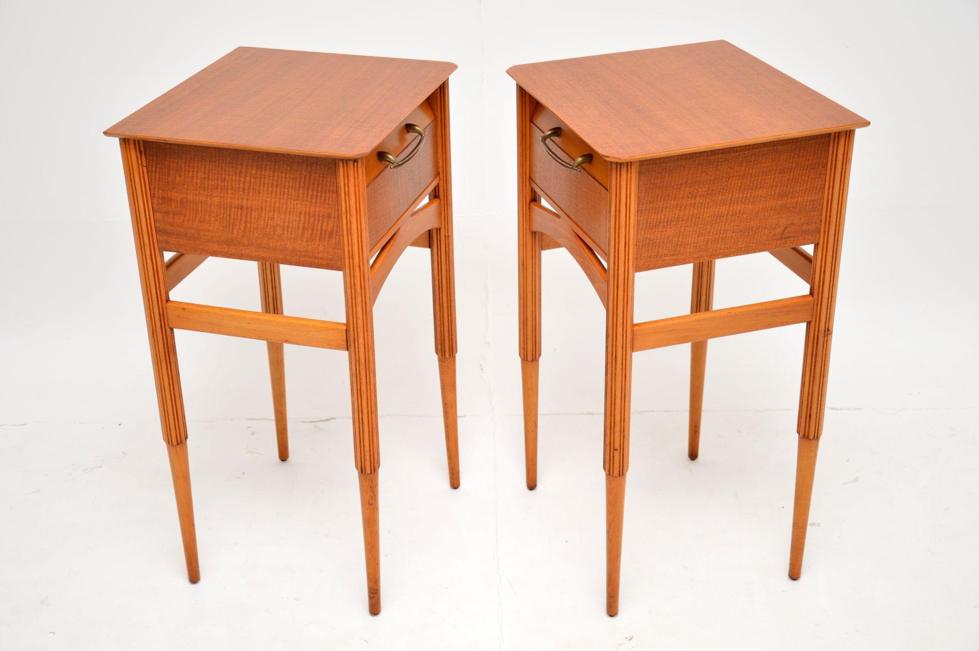 1950's Pair of Satin Wood Side / Bedside Tables 4