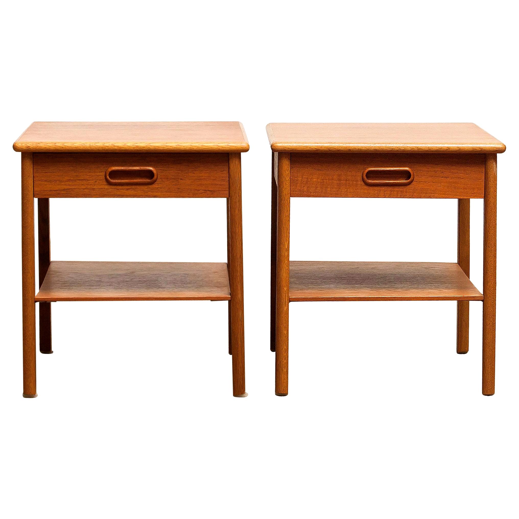 Beautiful pair of bedside tables from Sweden.
These tables are made of teak and they have a drawer.
They are in very nice condition.
Period: 1950s.
Dimensions: H 39 cm, W 36 cm, D 48 cm.
