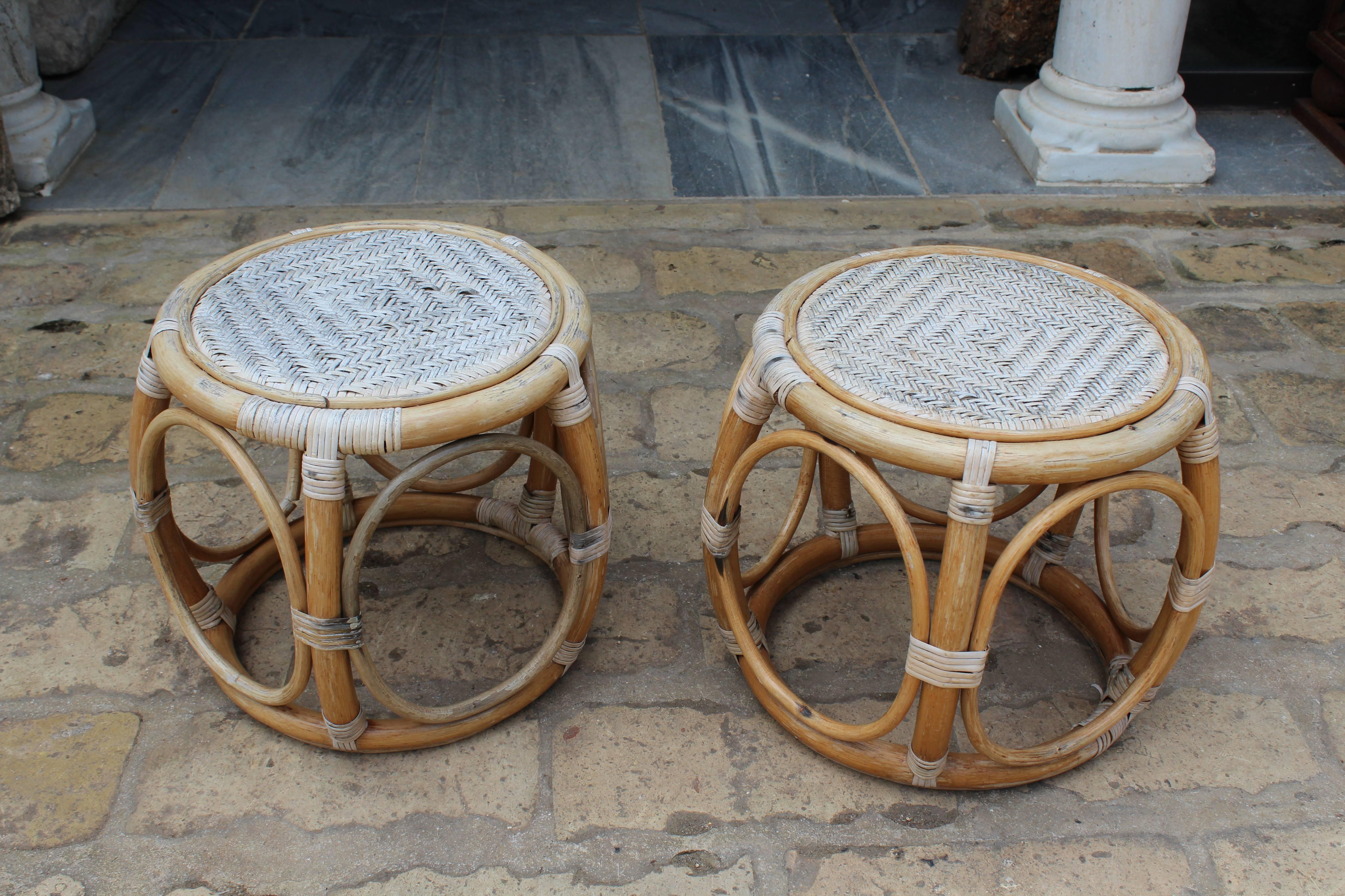 1950s Pair of Spanish Bamboo and Rattan Stools In Good Condition In Marbella, ES