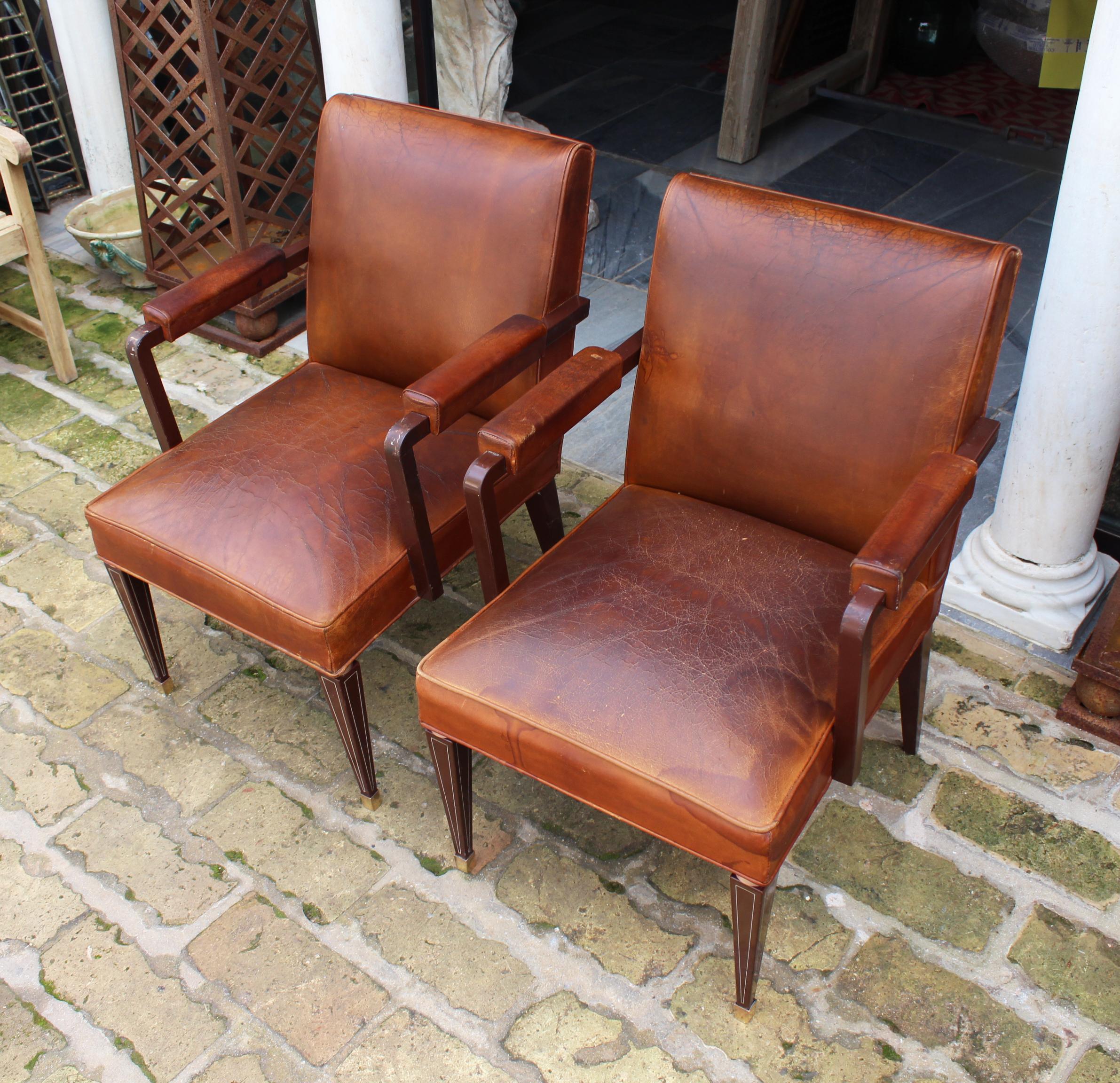 1950s Pair of Spanish Brown Leather and Brass Fittings Classical Armchairs For Sale 5