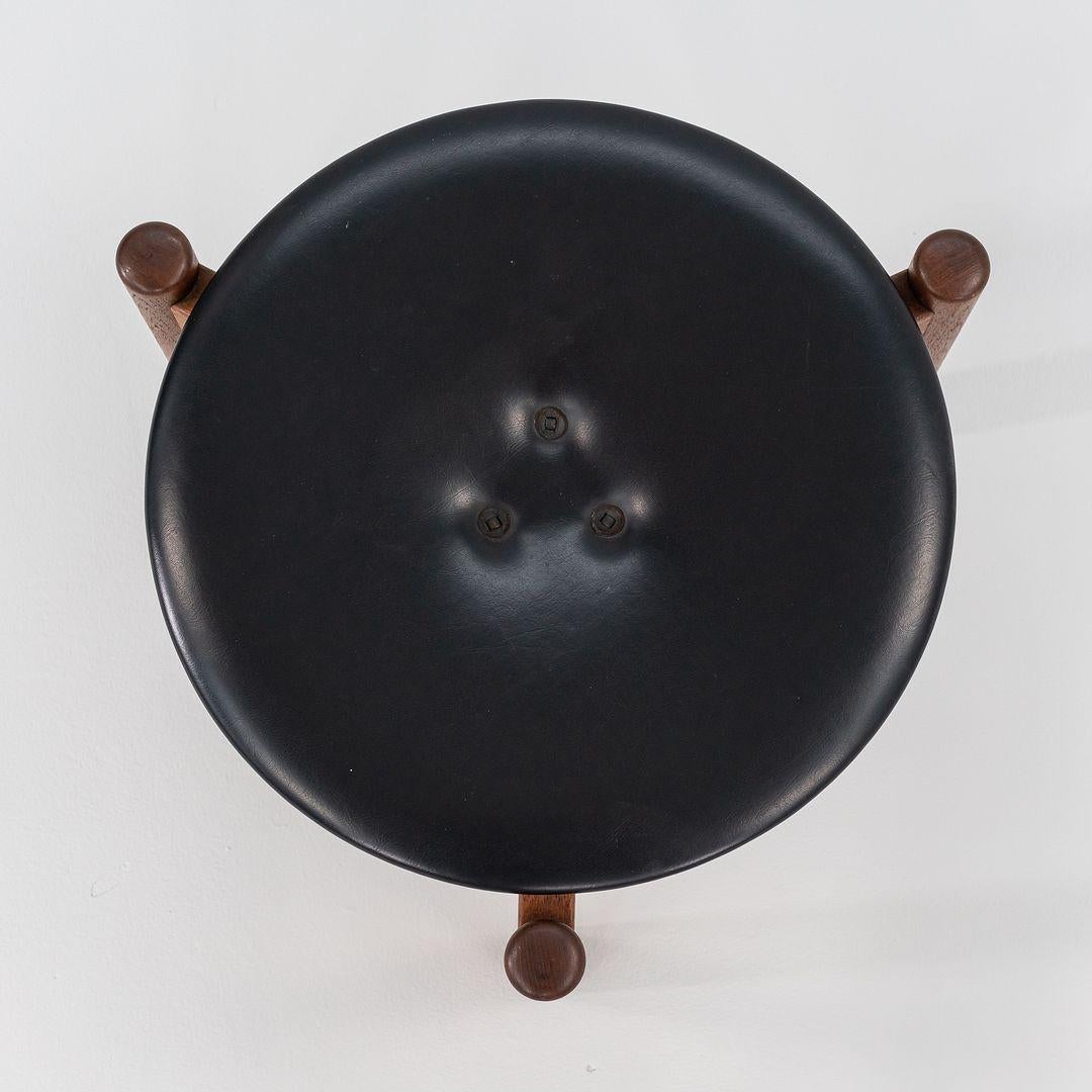 1950s Pair of Swedish Three Legged Stools by Uno & Osten Kristiansson for Luxus For Sale 2