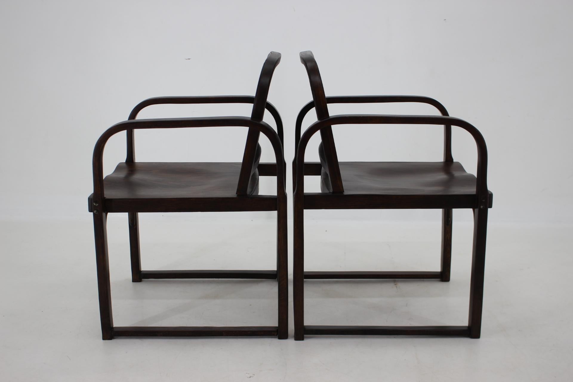 1930s Pair of Thonet Bentwood Armchairs A745 by Tatra, Czechoslovakia For Sale 3