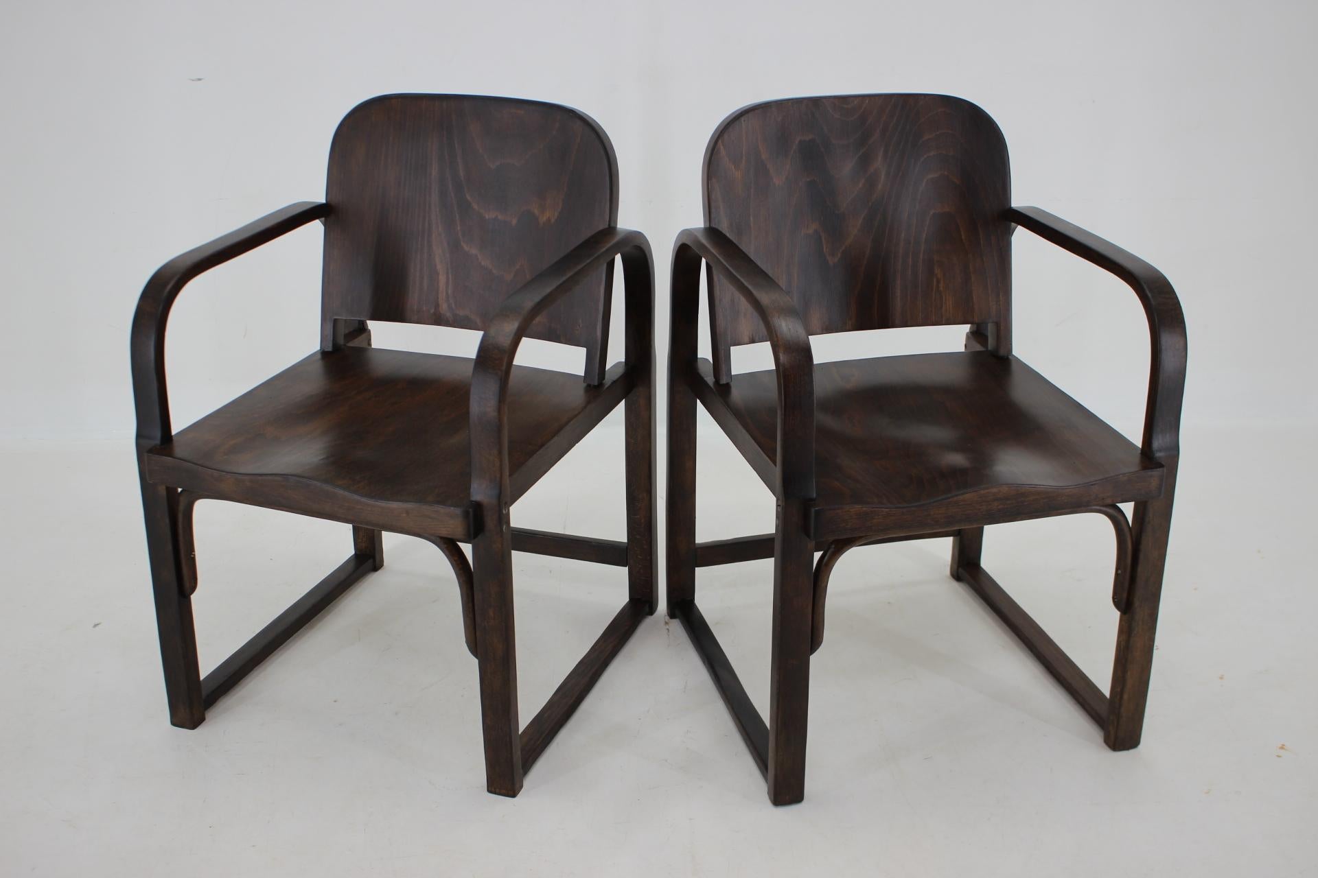Mid-20th Century 1930s Pair of Thonet Bentwood Armchairs A745 by Tatra, Czechoslovakia For Sale