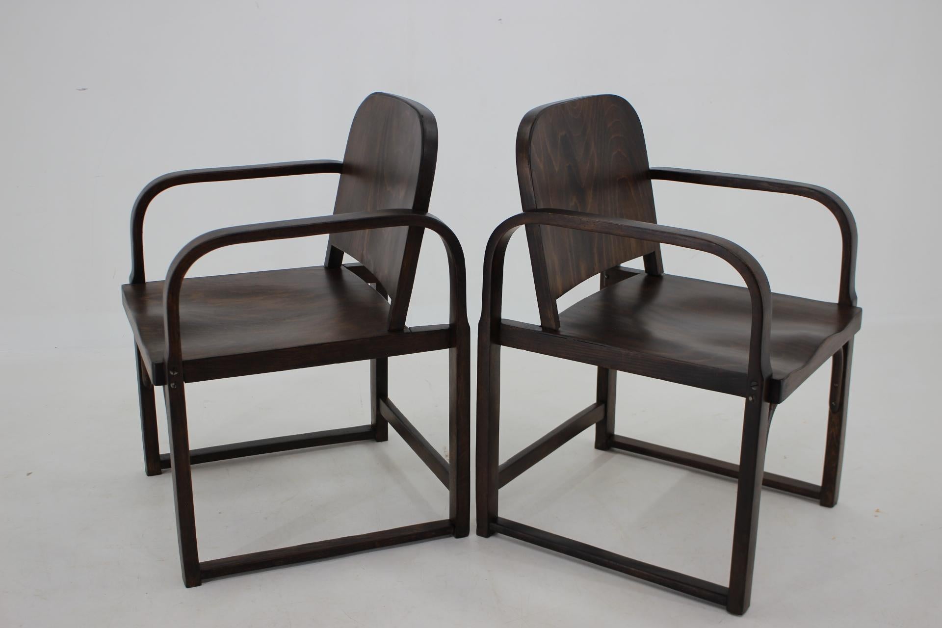 Legno Coppia di poltrone Thonet in legno Bentwood A745 di Tatra, Cecoslovacchia, 1930 in vendita