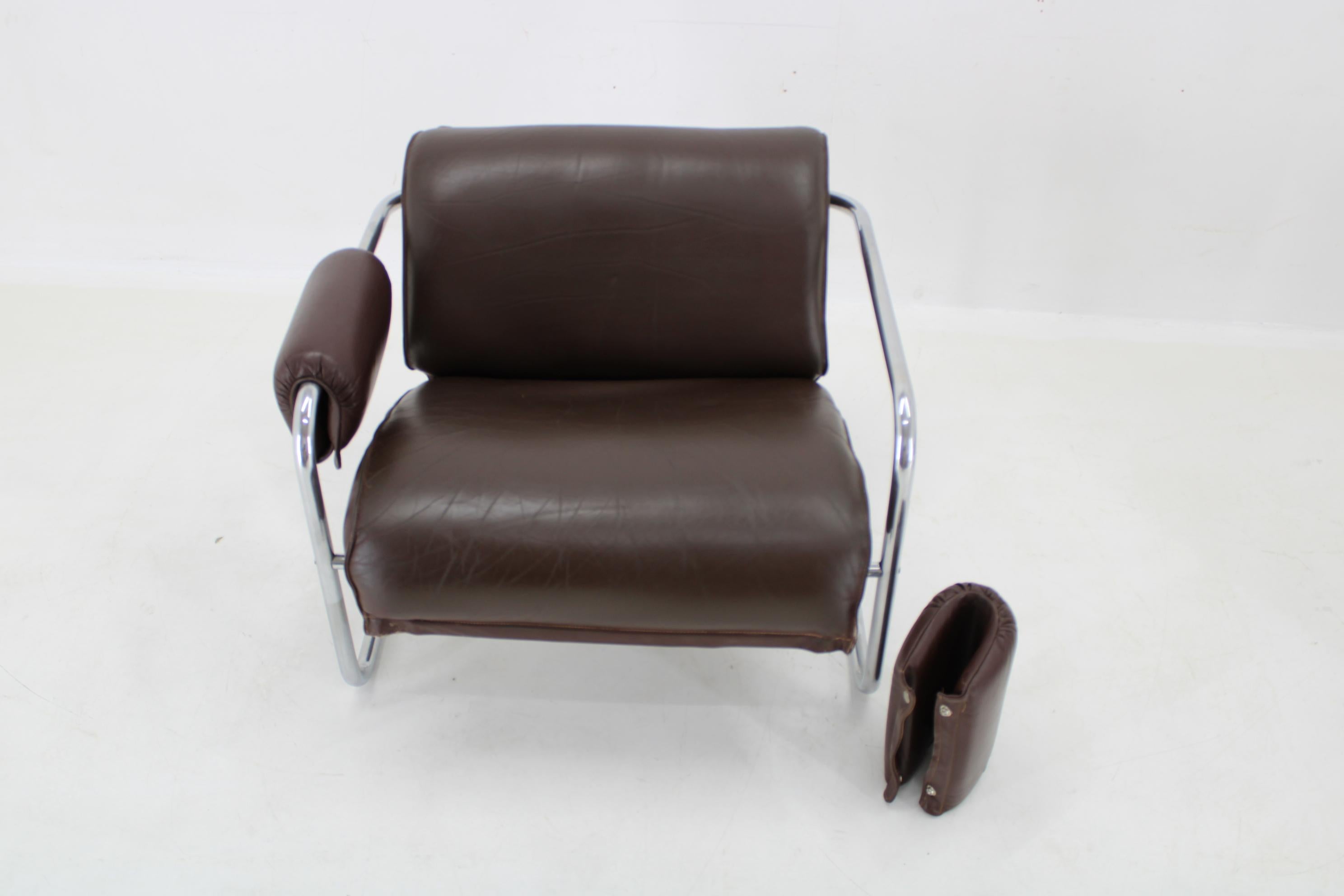 1950er Jahre Zwei Rohrsessel mit Lederbezug, Tschechoslowakei im Angebot 5