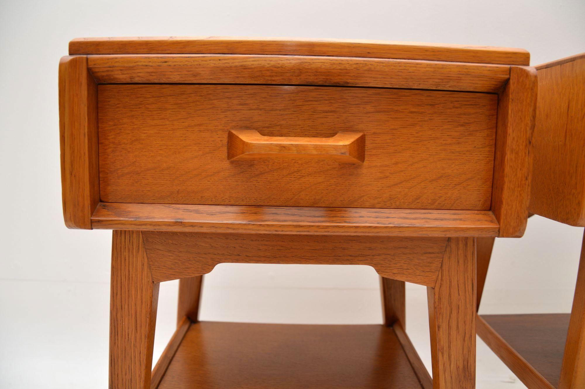 Mid-Century Modern 1950s Pair of Vintage Oak Bedside Tables