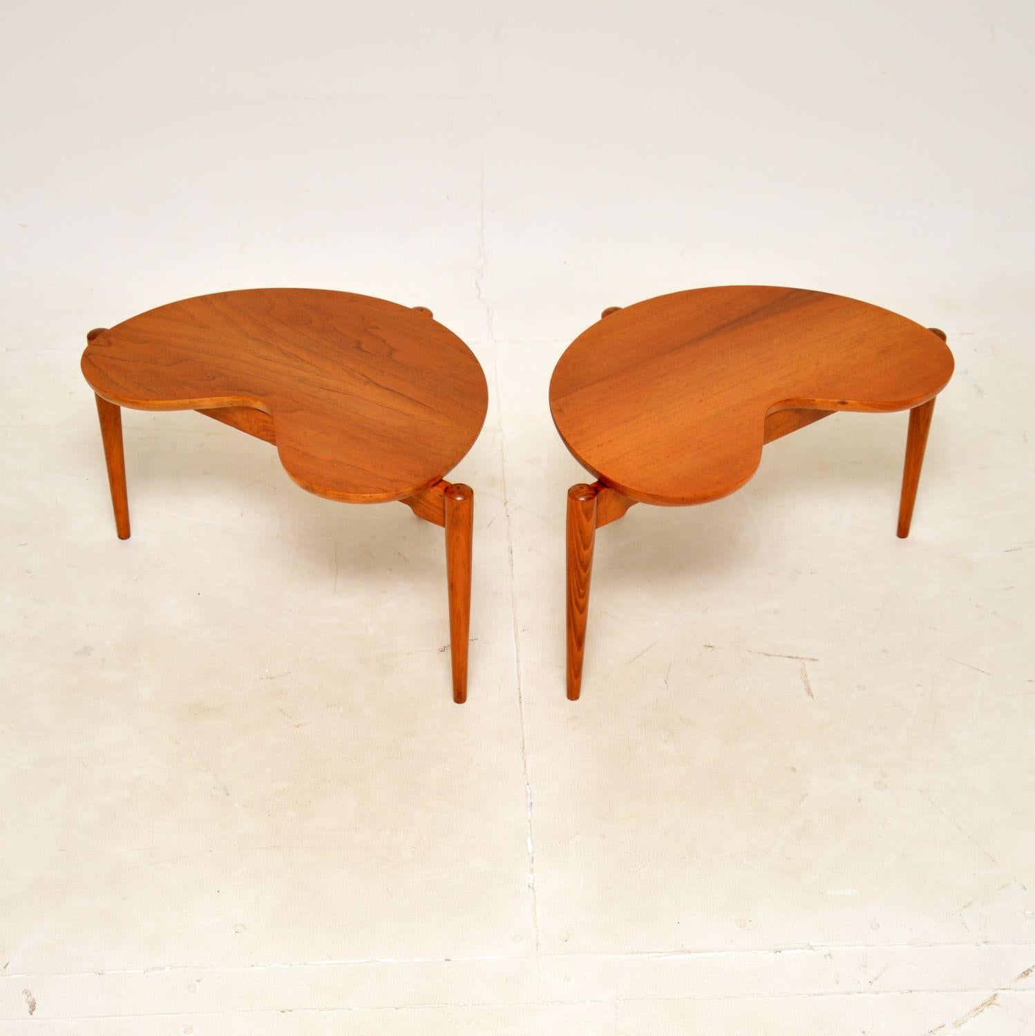 Mid-Century Modern 1950s Pair of Walnut Boomerang Side Tables
