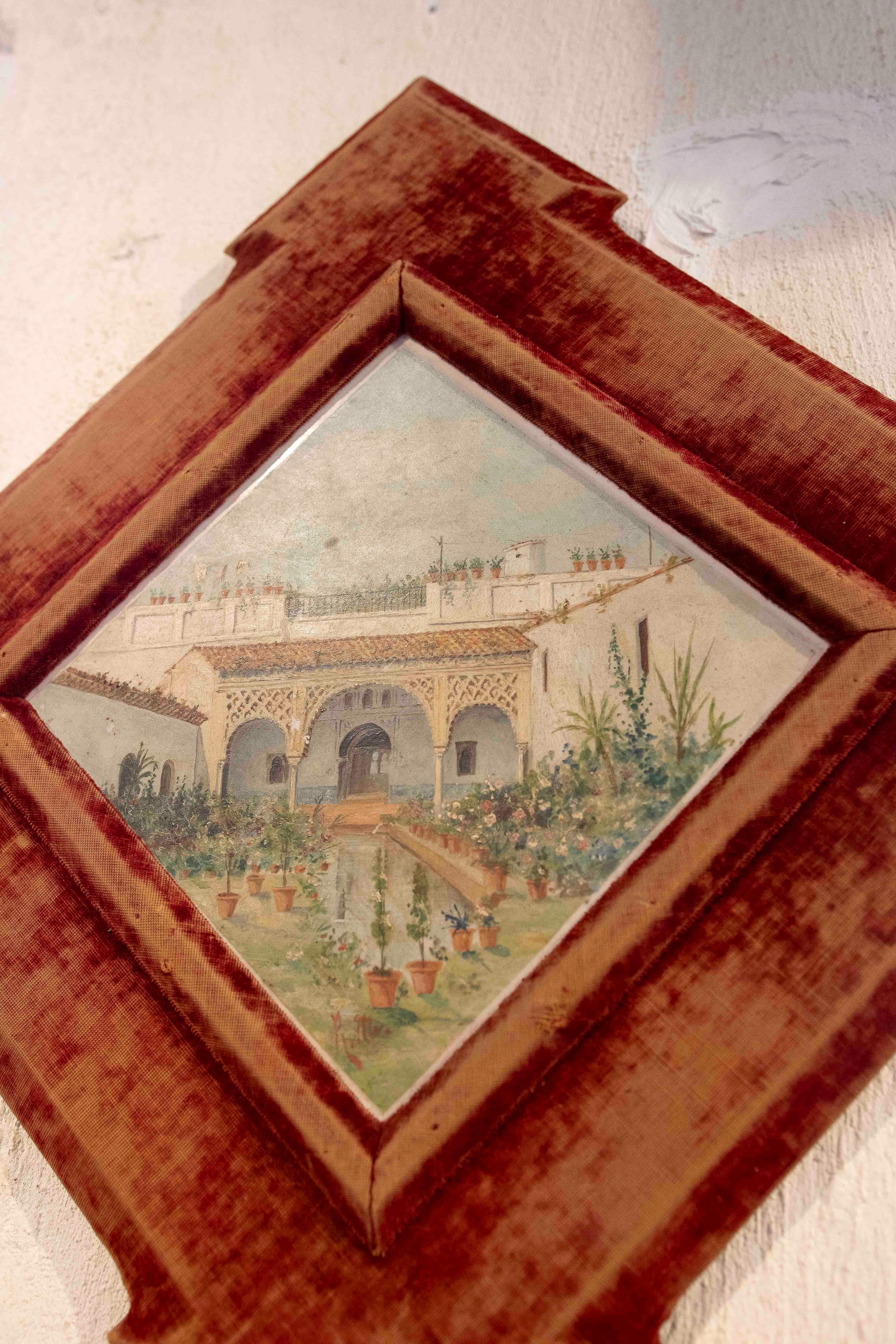 20ième siècle Paire d'aquarelles des années 1950 peintes sur des carreaux avec des cadres en velours rouge. Signé en vente