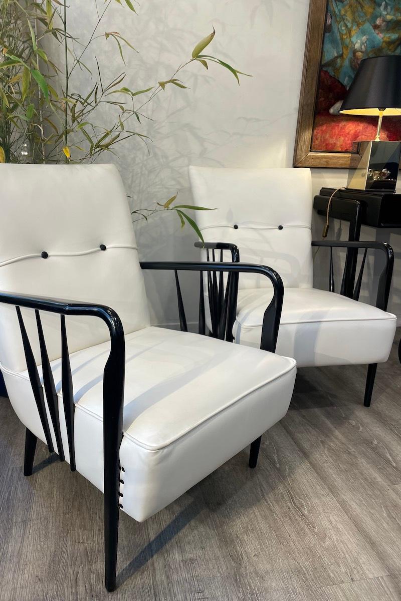 1950s Pair of White Armchairs White Leather Black Wood For Sale 6