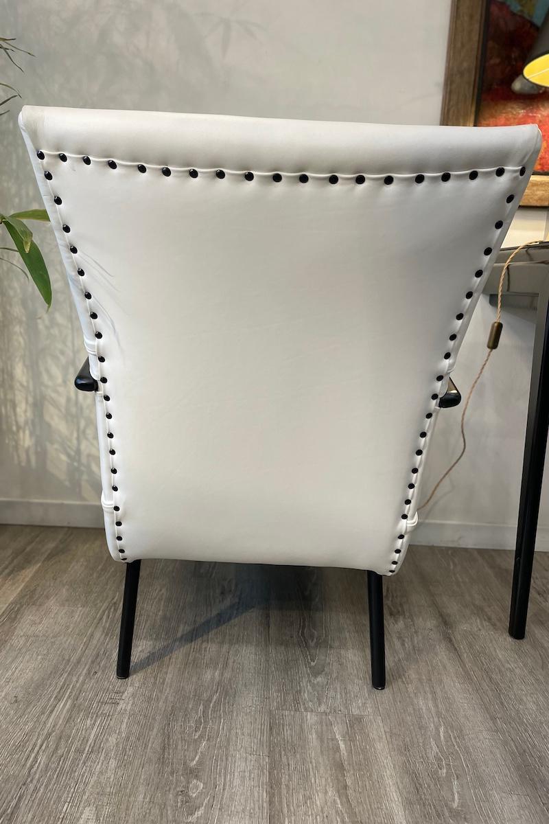 1950s Pair of White Armchairs White Leather Black Wood For Sale 3