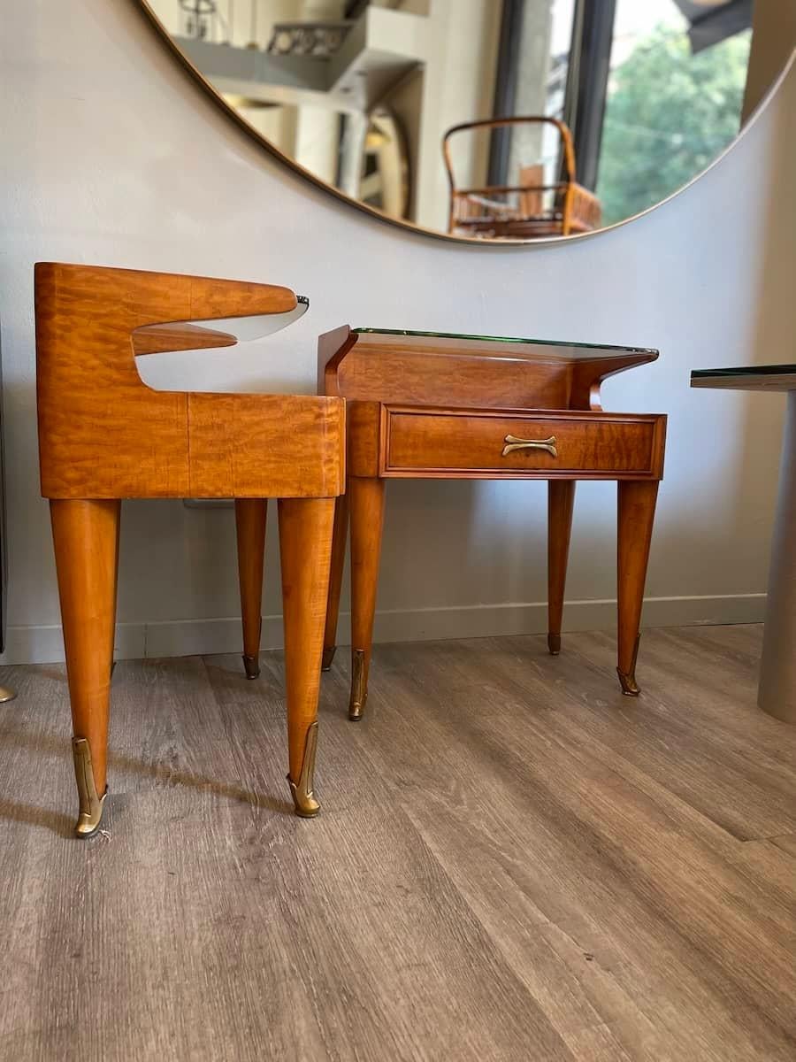 1950er Jahre Paar Nachttische aus Holz und Glas im Angebot 5