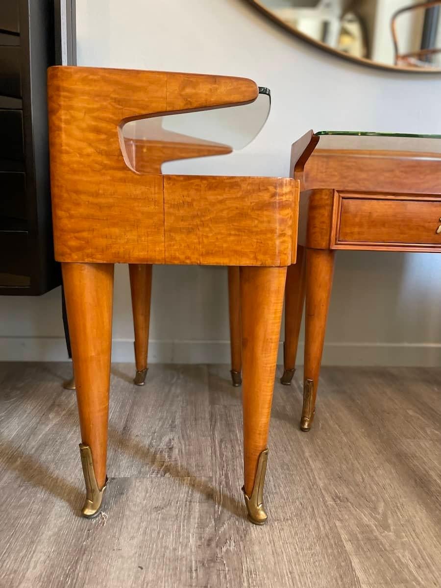 1950er Jahre Paar Nachttische aus Holz und Glas im Angebot 6