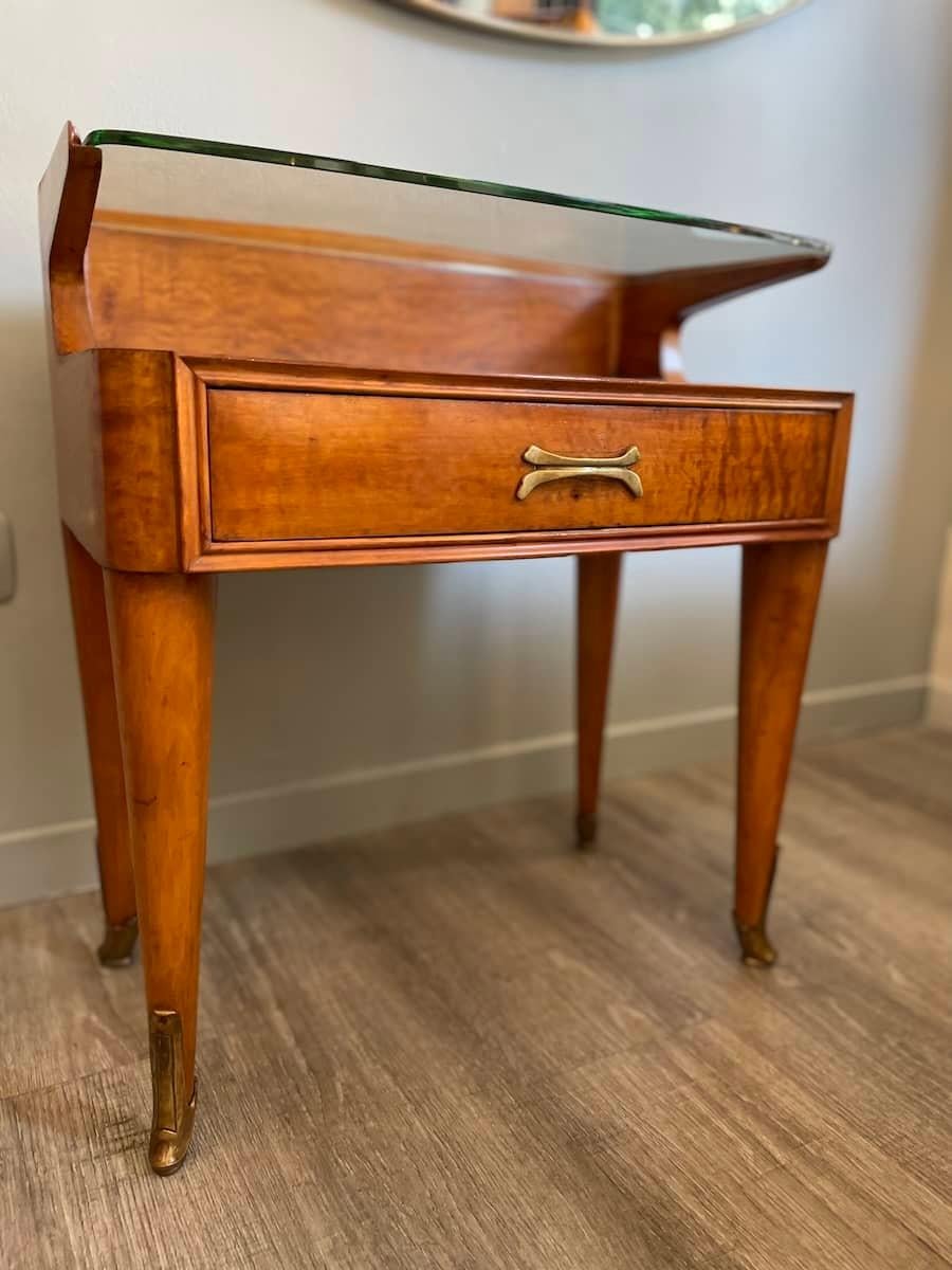 1950er Jahre Paar Nachttische aus Holz und Glas im Angebot 8