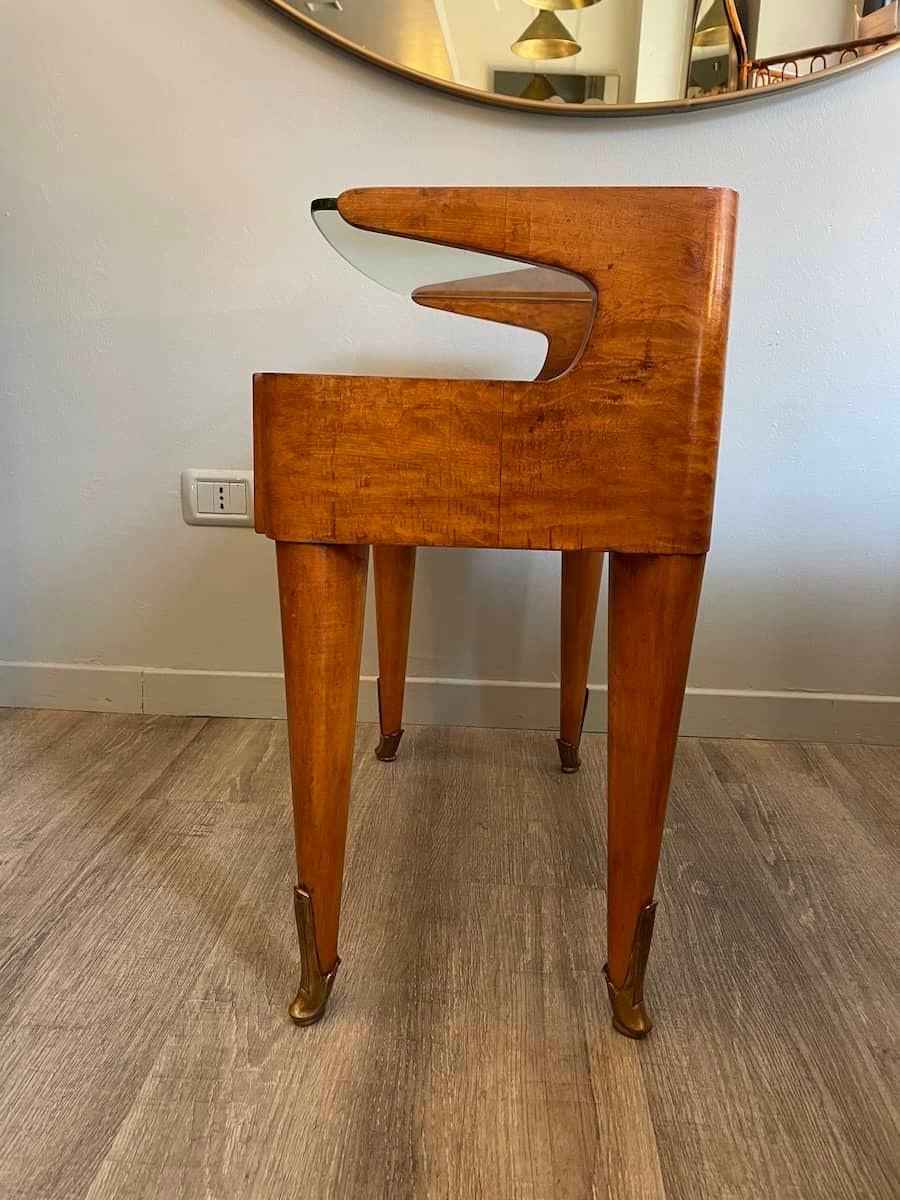 1950er Jahre Paar Nachttische aus Holz und Glas im Angebot 9