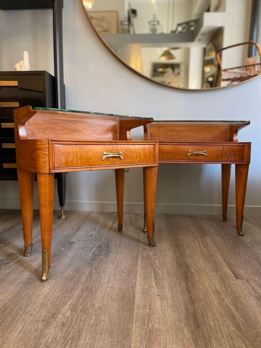 1950er Jahre Paar Nachttische aus Holz und Glas im Angebot 2