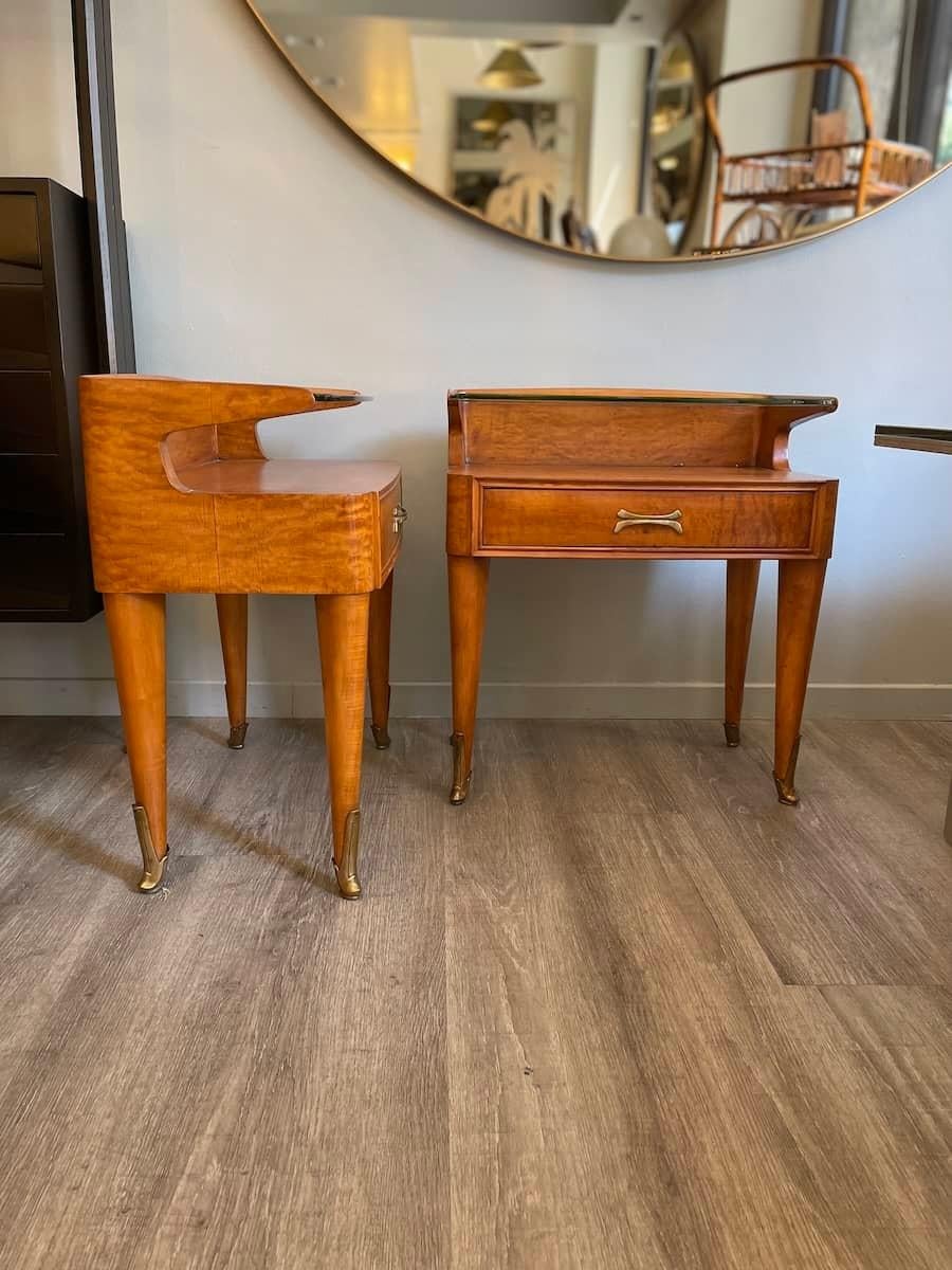 1950er Jahre Paar Nachttische aus Holz und Glas im Angebot 4
