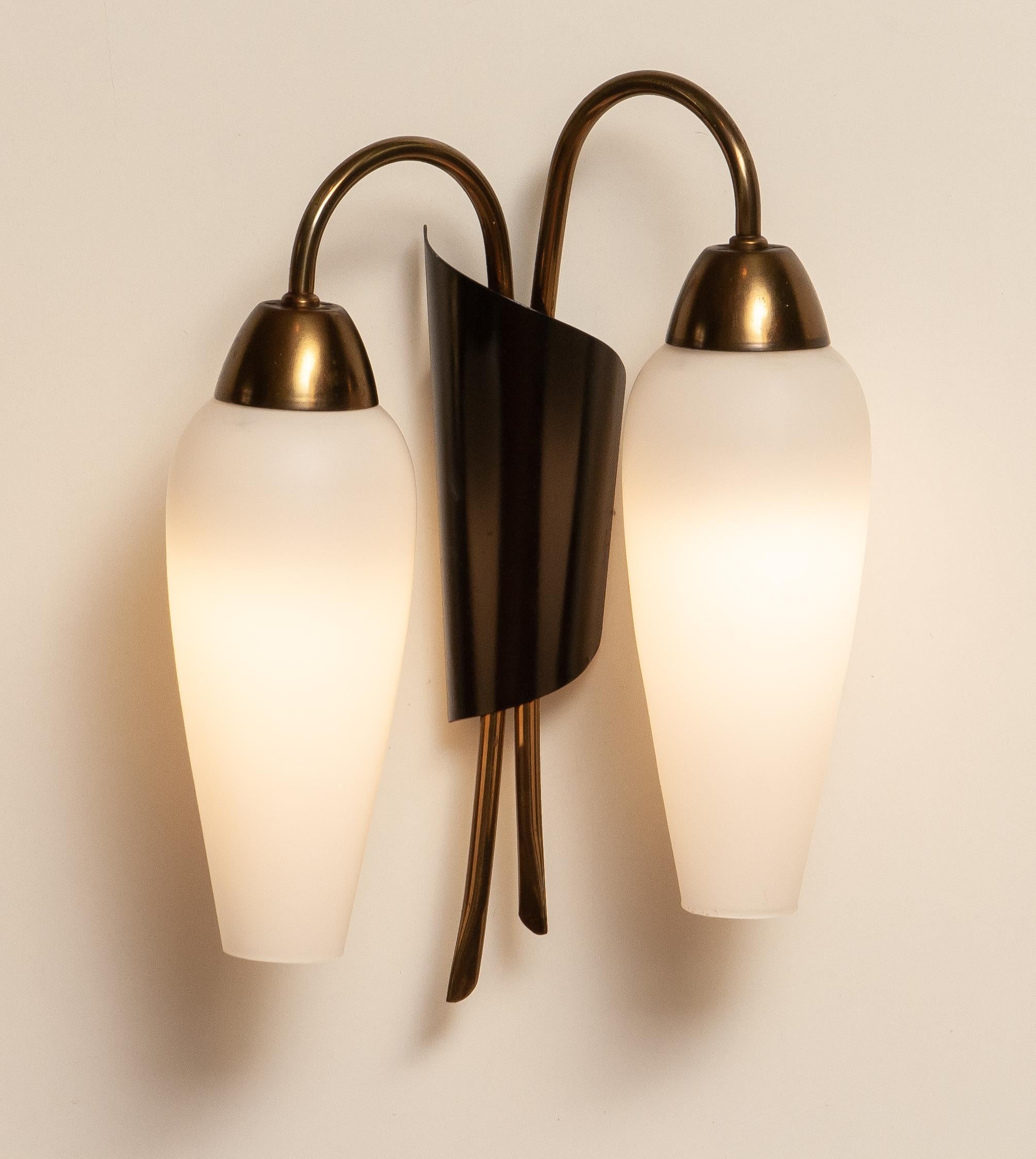 Mid-Century Modern 1950s Pair of Switchable Italian Modernist Wall Lights in Brass, Metal and Opal