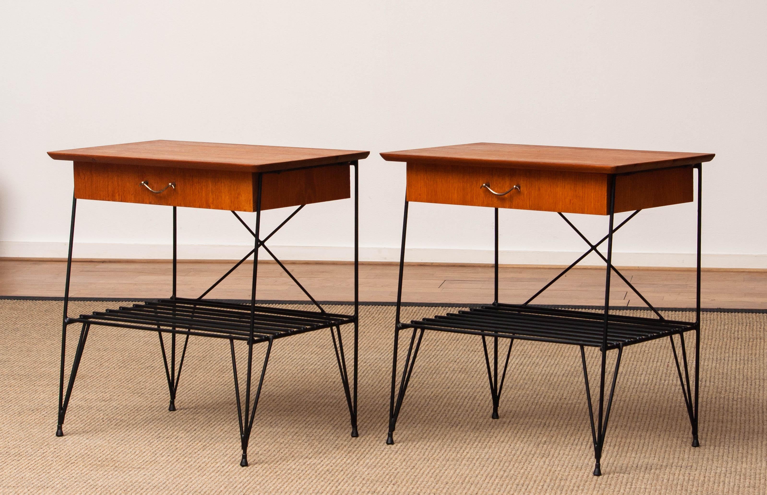 1950s, Pair Teak and Metal Wire Gullberg Style Nightstands Bedside Tables In Good Condition For Sale In Silvolde, Gelderland