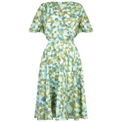 Vintage 1950s Pale Green Abstract Novelty Patterned Dress