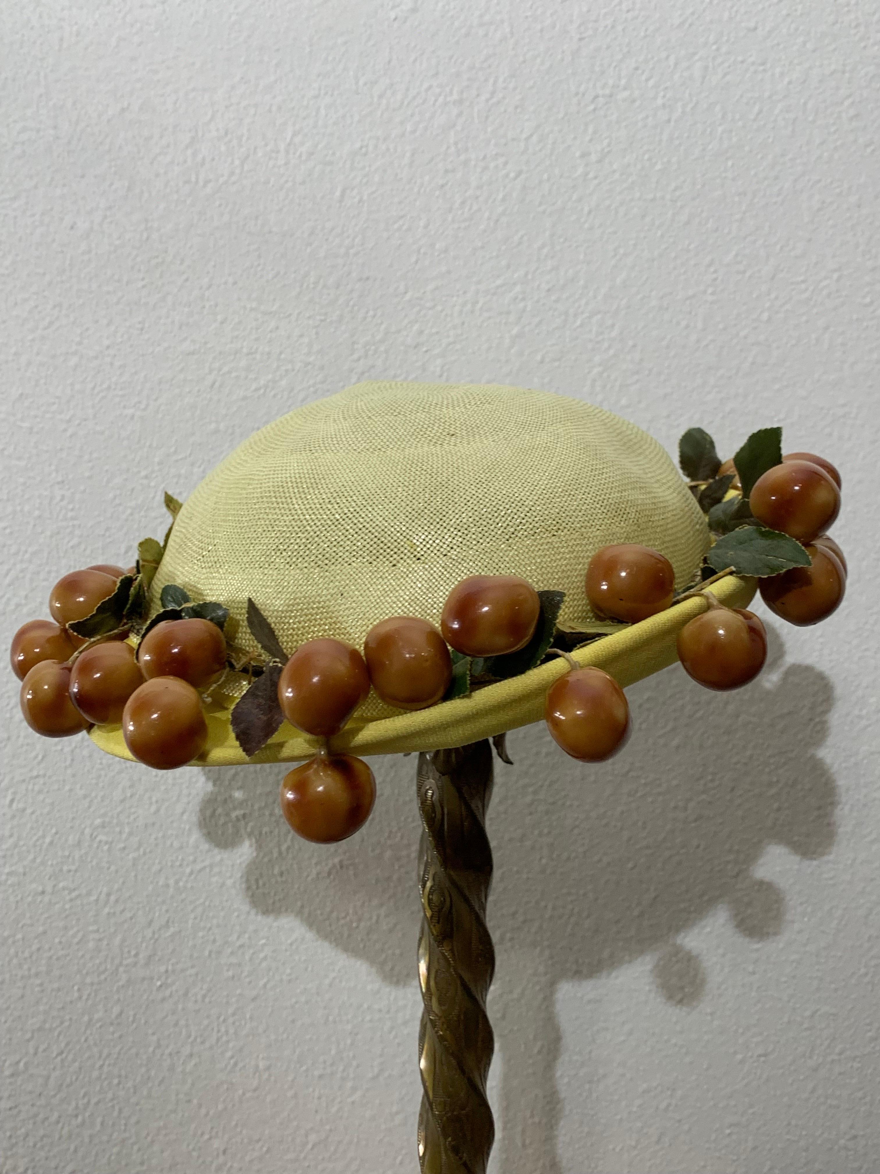 1950s Pale Yellow Straw Boater Hat w/ Olive Green Bow & Glossy Cherries At Brim For Sale 4