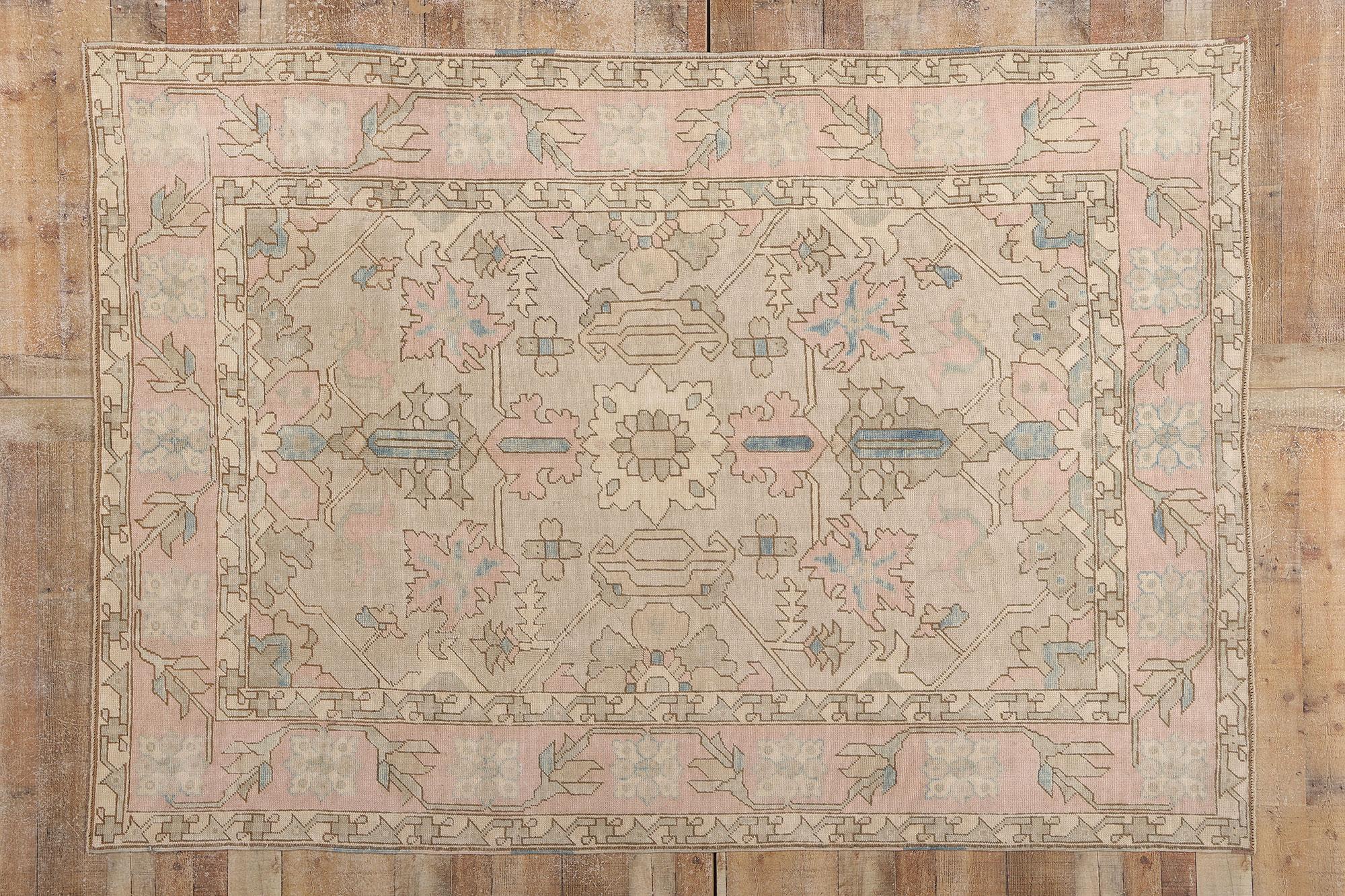 1950's Pastel Turkish Oushak Carpet with Modern Style Turco en venta