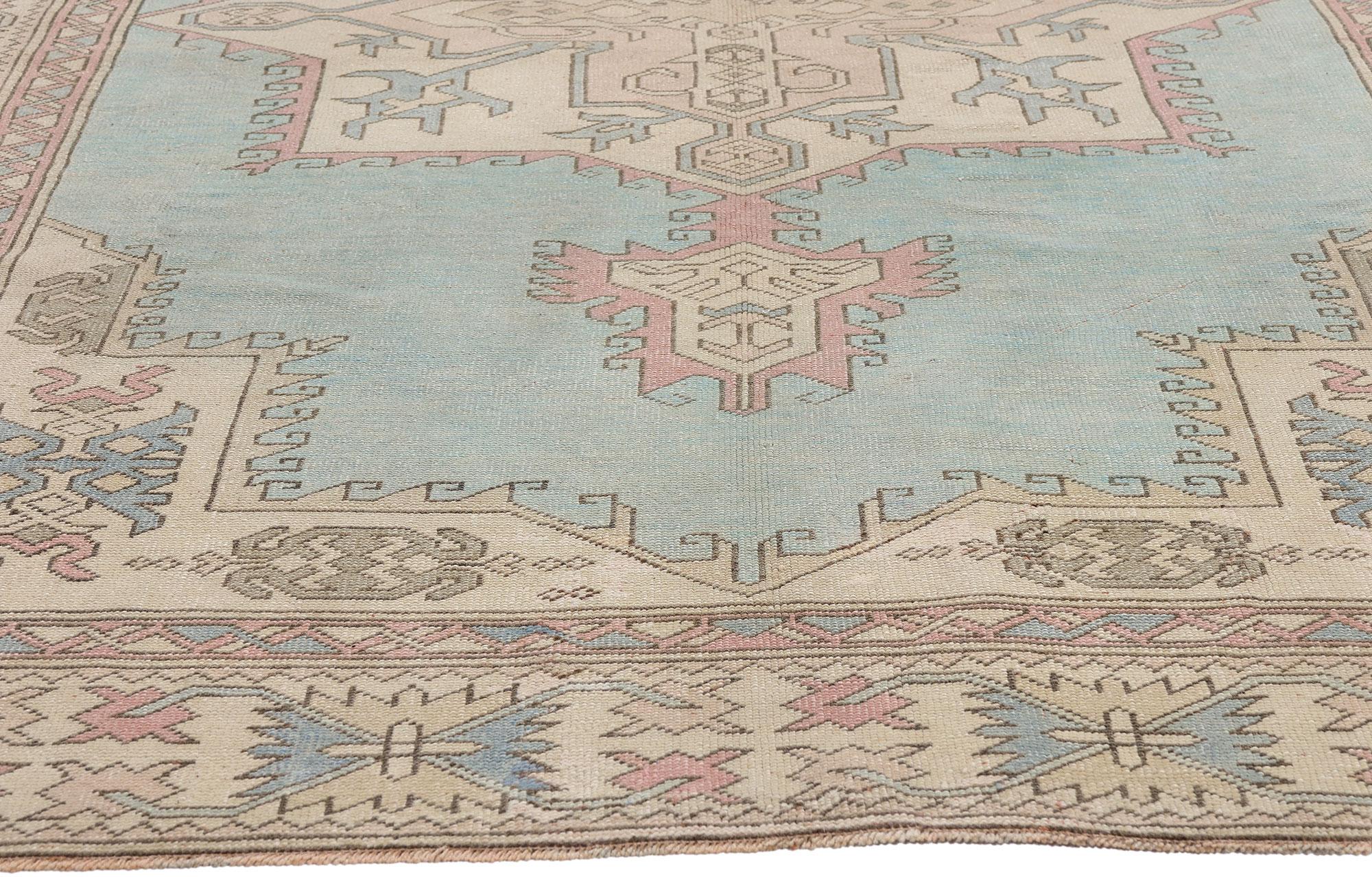 1950's Pastel Turkish Oushak Carpet with Modern Style Anudado a mano en venta