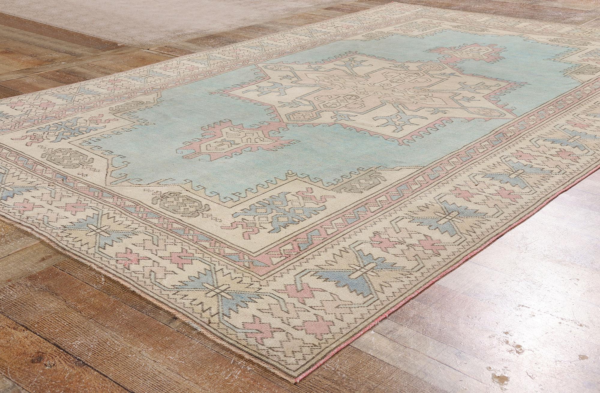1950's Pastel Turkish Oushak Carpet with Modern Style en venta 1