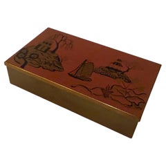 Caja de cigarrillos de latón patinado de los años 50 con un paisaje japonés