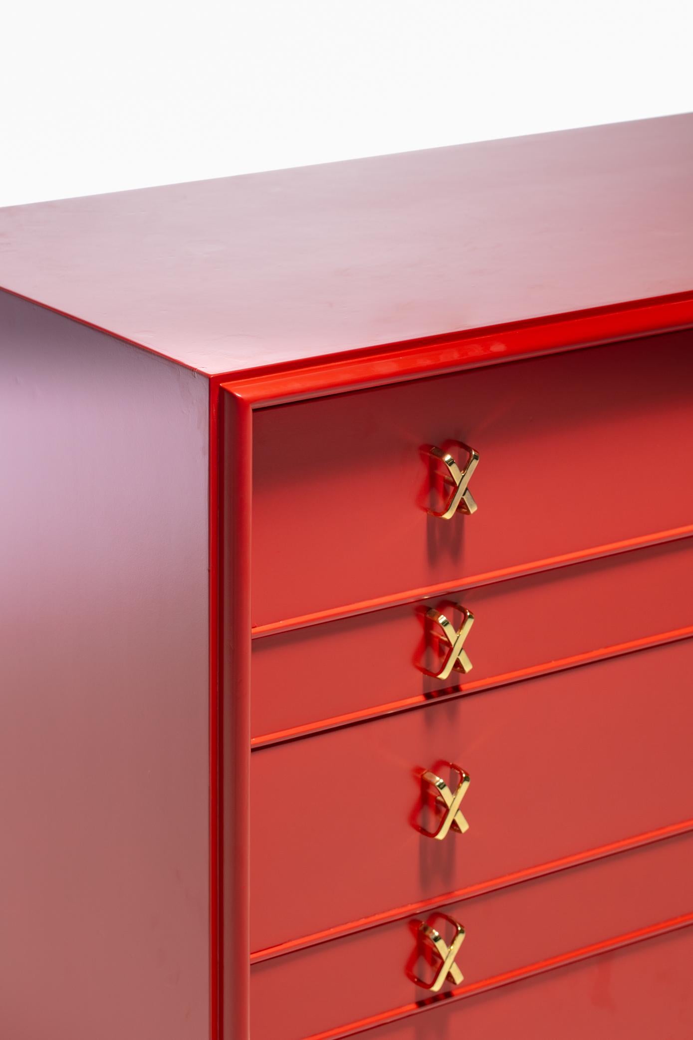 Cassettone doppio laccato rosso marocchino di Paul Frankl del 1950 in vendita 2