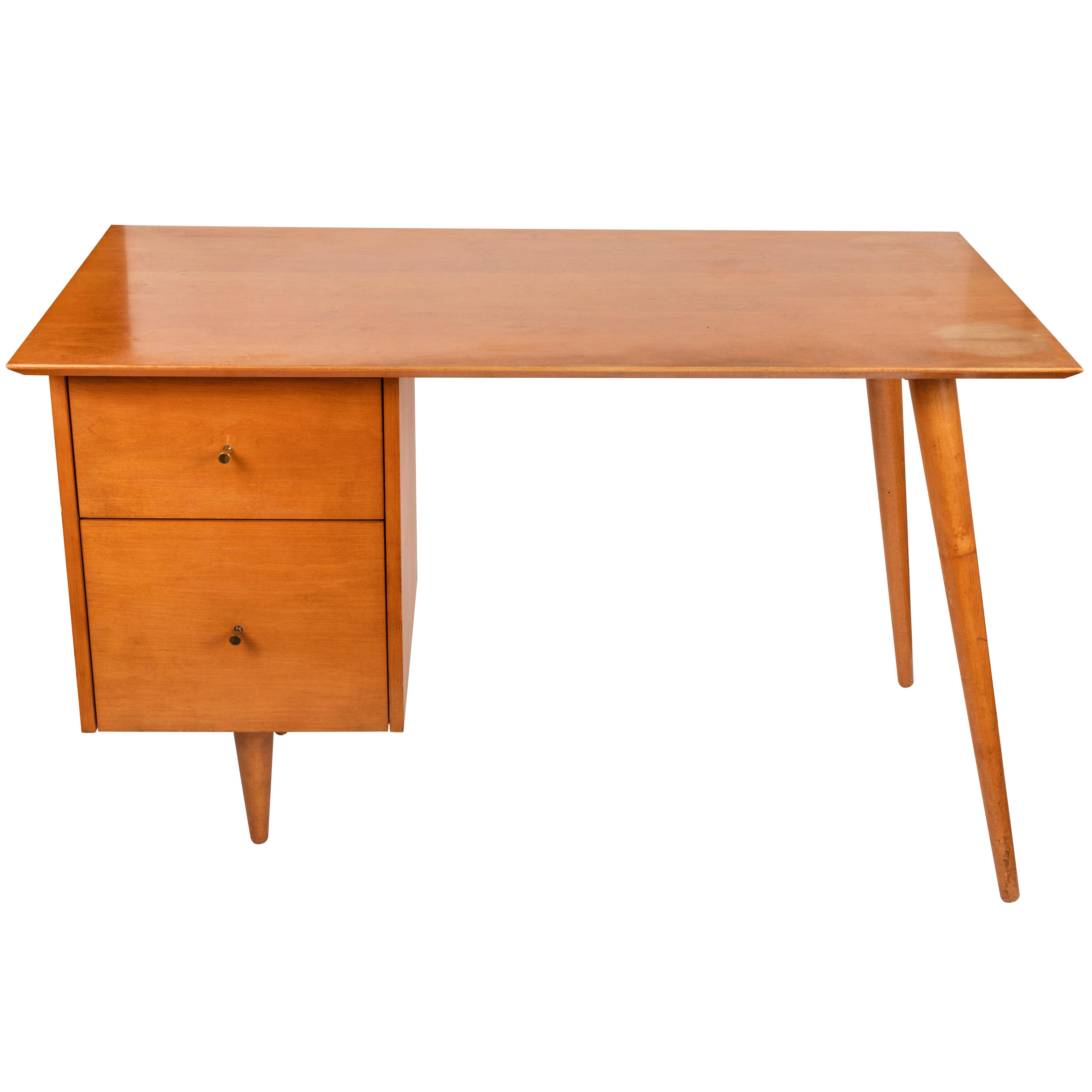 1950s Paul McCobb Desk for Planner. This exceptional early desk was designed by the legendary McCobb and produced by Planner Group. A highly refined and increasingly collectable piece from one of the great American midcentury icons. Executed in