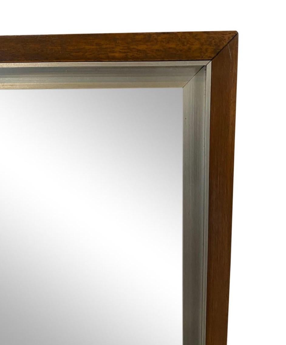 Américain Années 1950 Paul McCobb for Calvin Linear Group Wall Mirror Walnut & Aluminum 34 