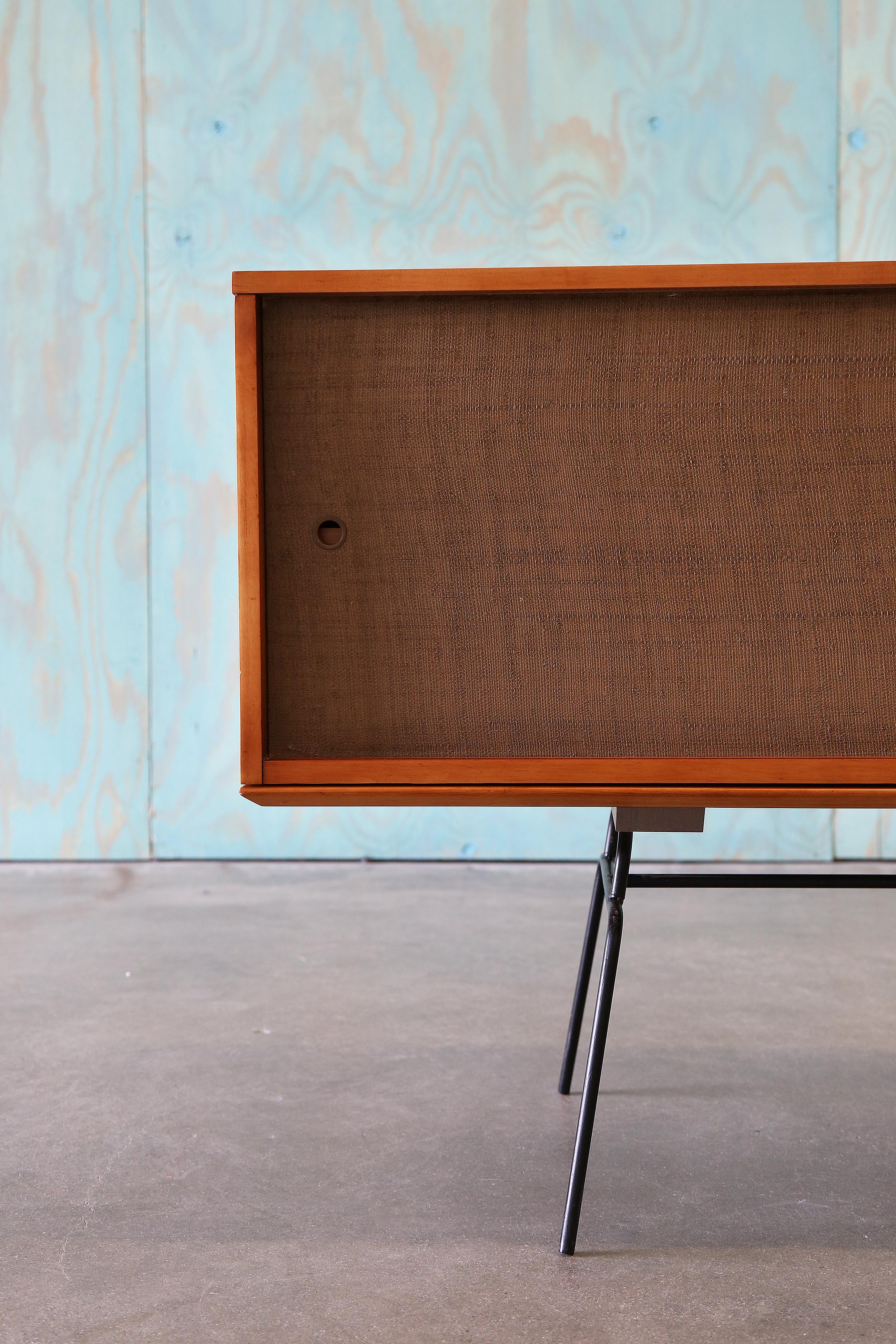 Metà XX secolo 1950s Paul McCobb for Planner Group Iron Leg Credenza Mid Century Modern in vendita