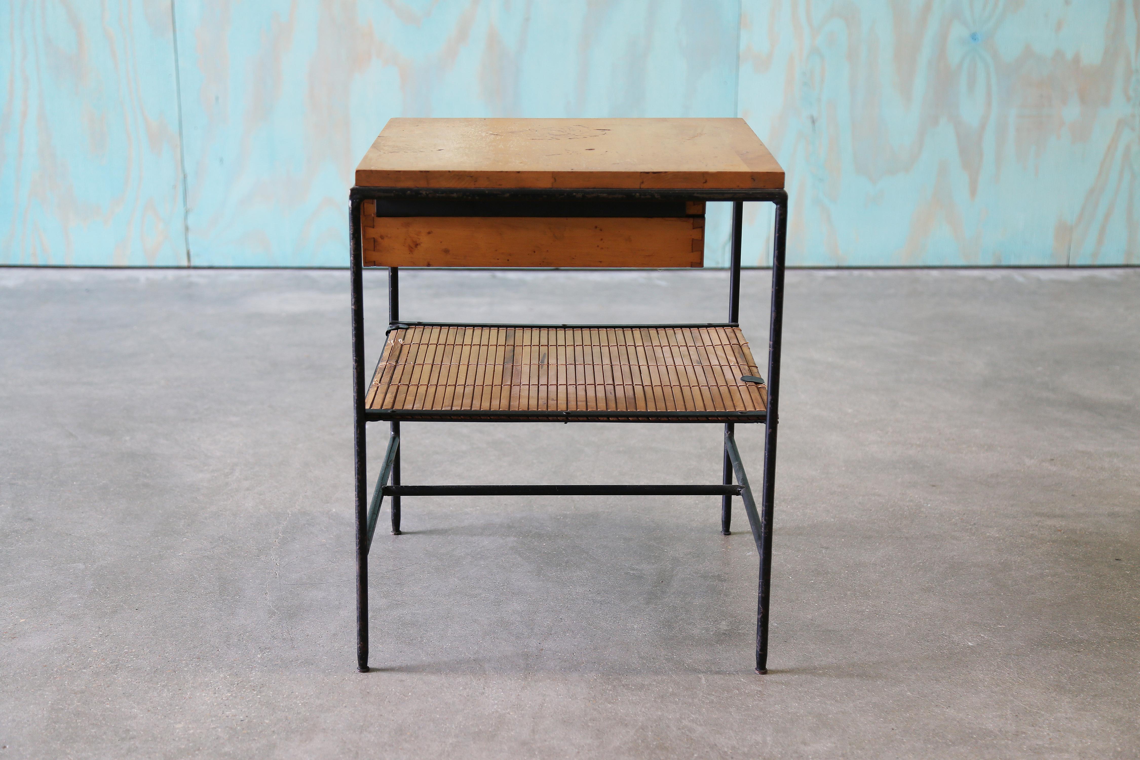 Mid-Century Modern 1950 Paul McCobb for Planner Group Table de chevet en fer érable bambou / table d'appoint en vente