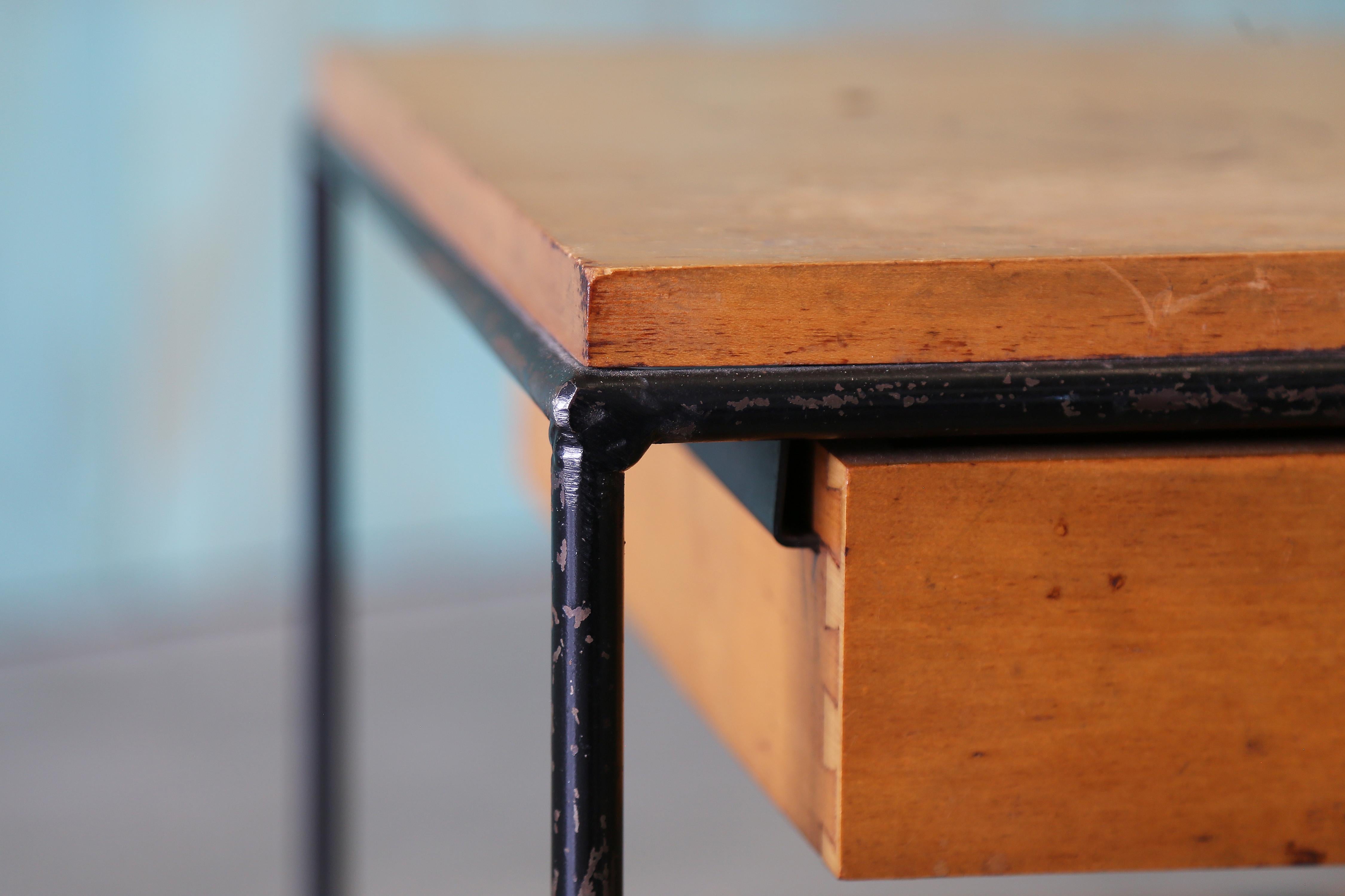 1950 Paul McCobb for Planner Group Table de chevet en fer érable bambou / table d'appoint en vente 2