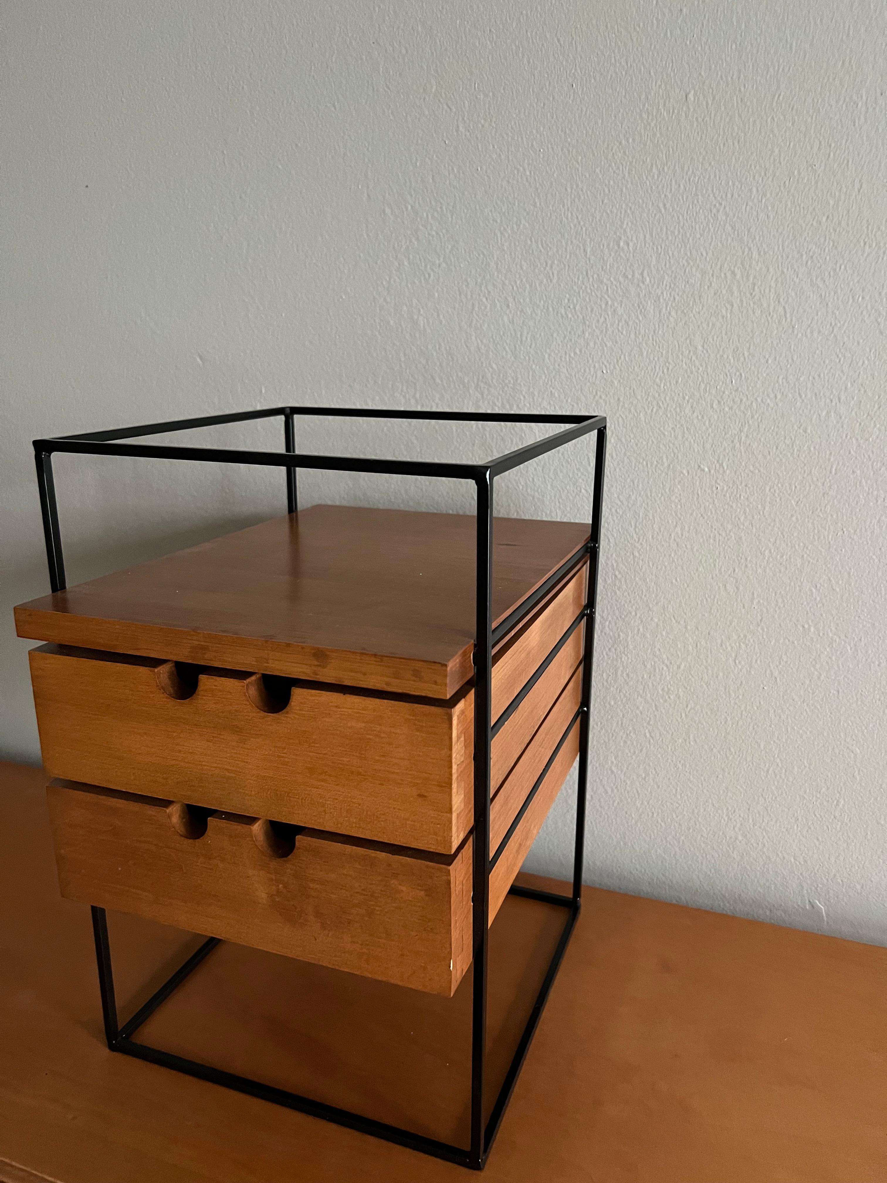 1950s Paul McCobb Mid-Century Modern Planner Group Desk Organizer In Good Condition For Sale In Saint Paul, MN