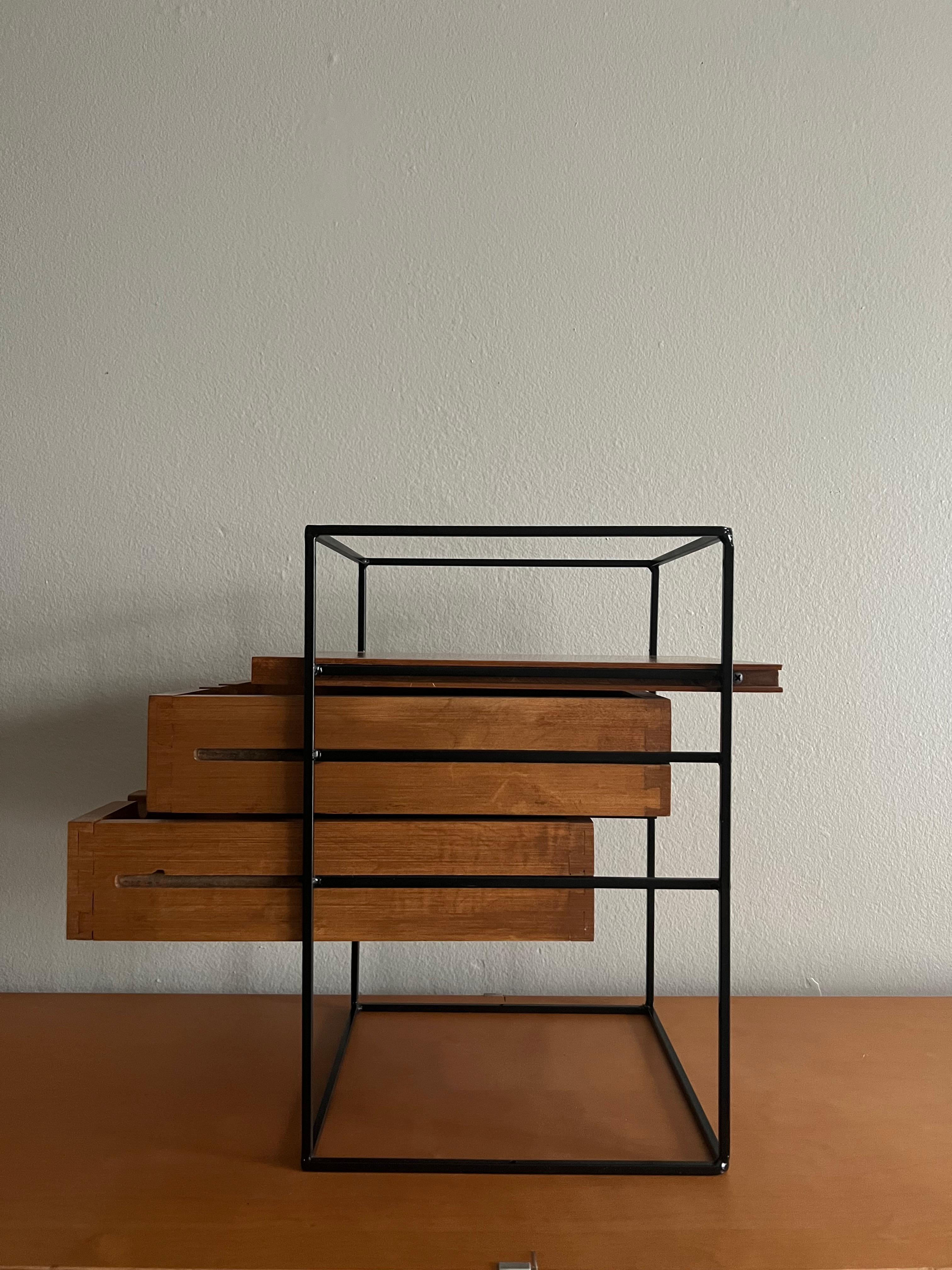 1950er Paul McCobb Moderner Planner Group-Schreibtisch Organizer aus der Mitte des Jahrhunderts (Eisen) im Angebot
