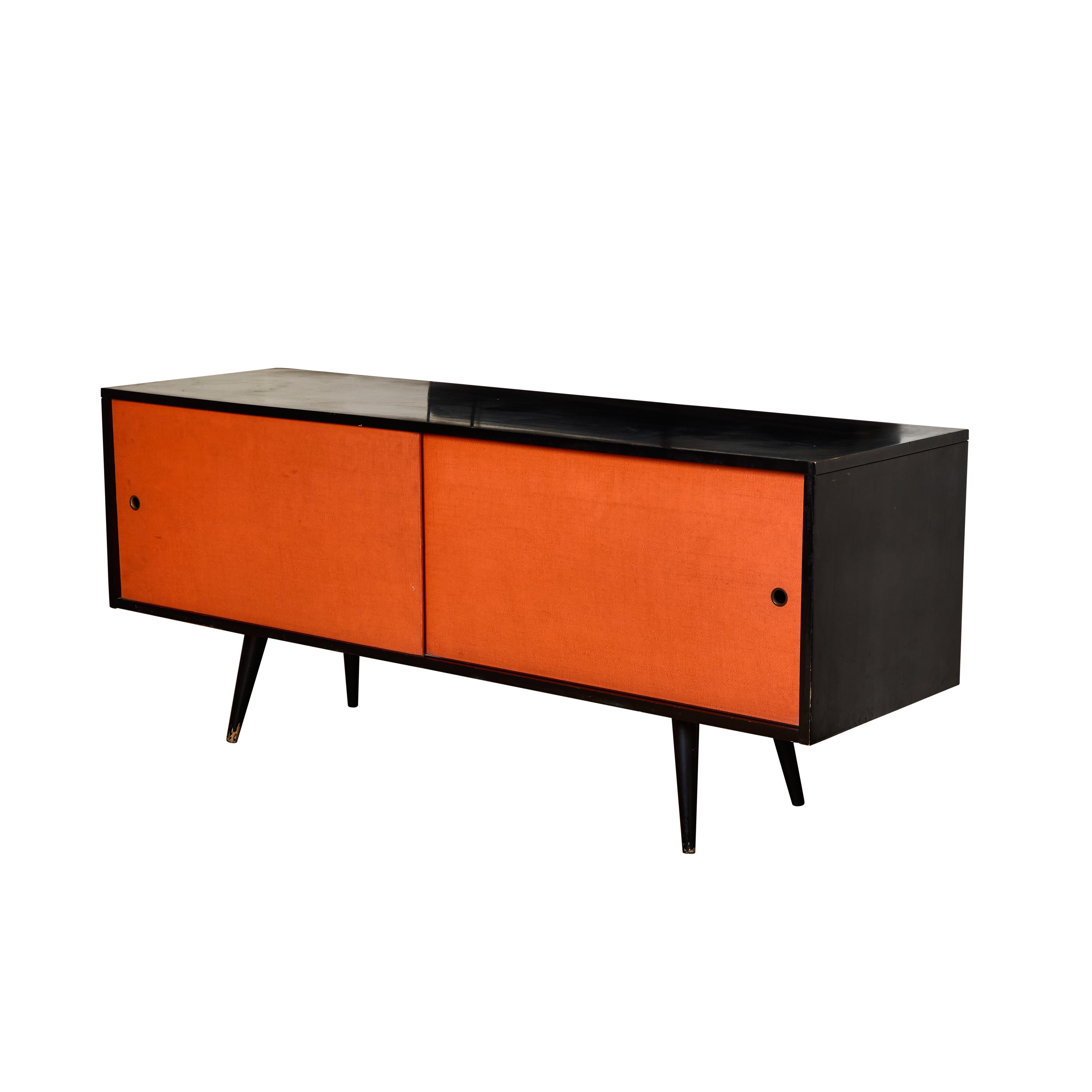 Mid-Century moderno Credenza arancione e nera Paul McCobb del 1950 per Planner Group in vendita