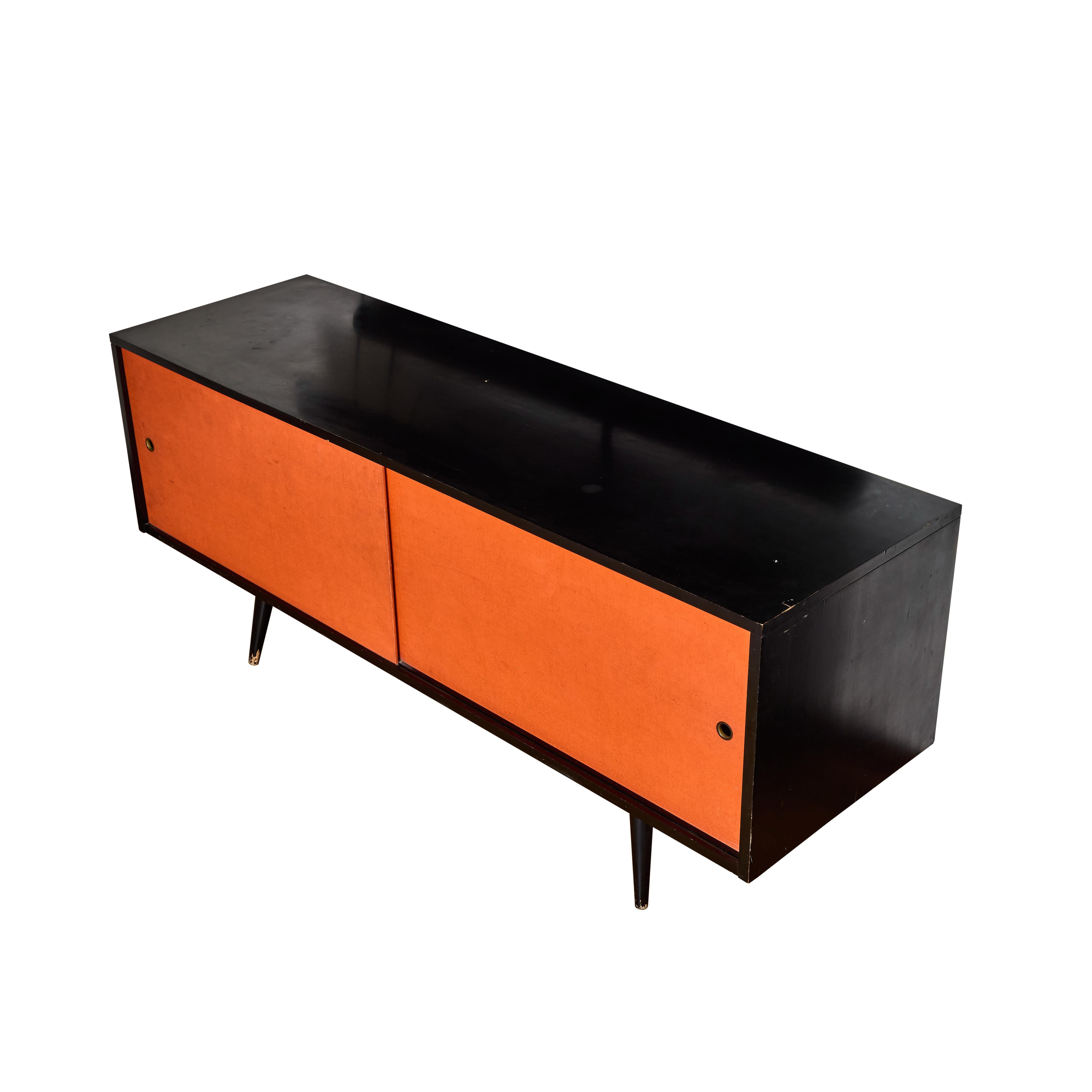 Metà XX secolo Credenza arancione e nera Paul McCobb del 1950 per Planner Group in vendita