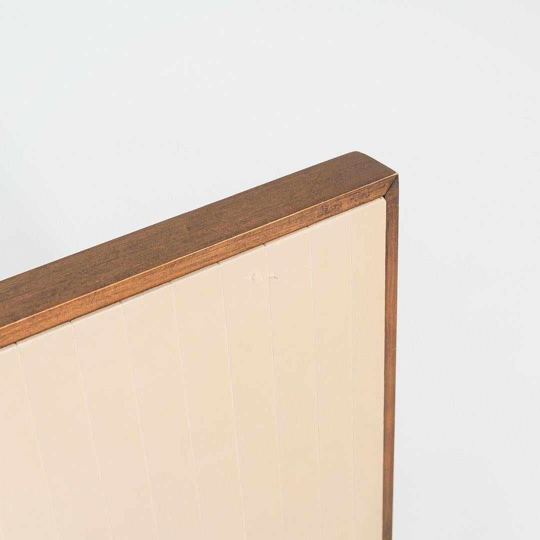 Moderne Tête de lit en bois foncé et vinyle de Paul McCobb Planner Group, années 1950 en vente