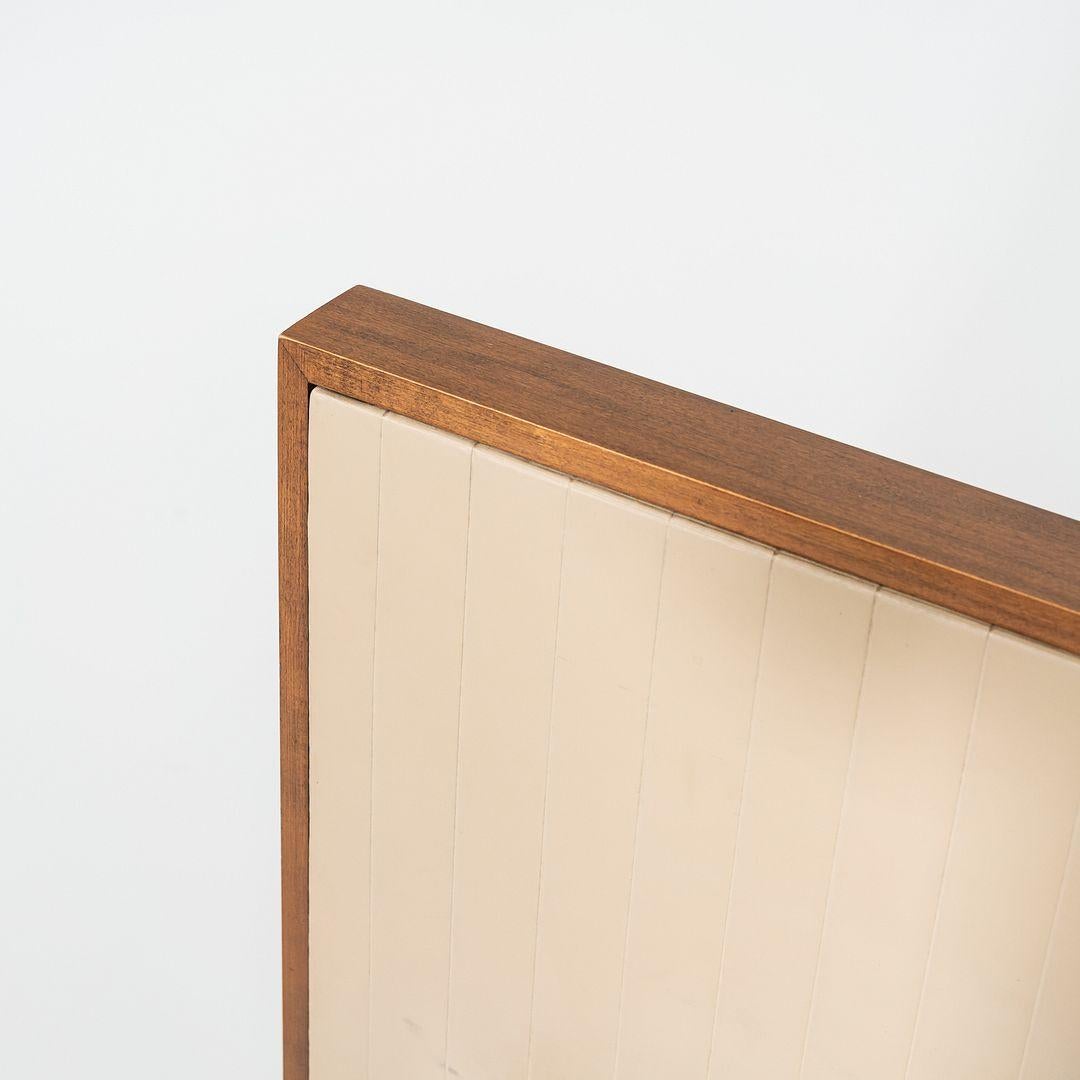 Américain Tête de lit en bois foncé et vinyle de Paul McCobb Planner Group, années 1950 en vente