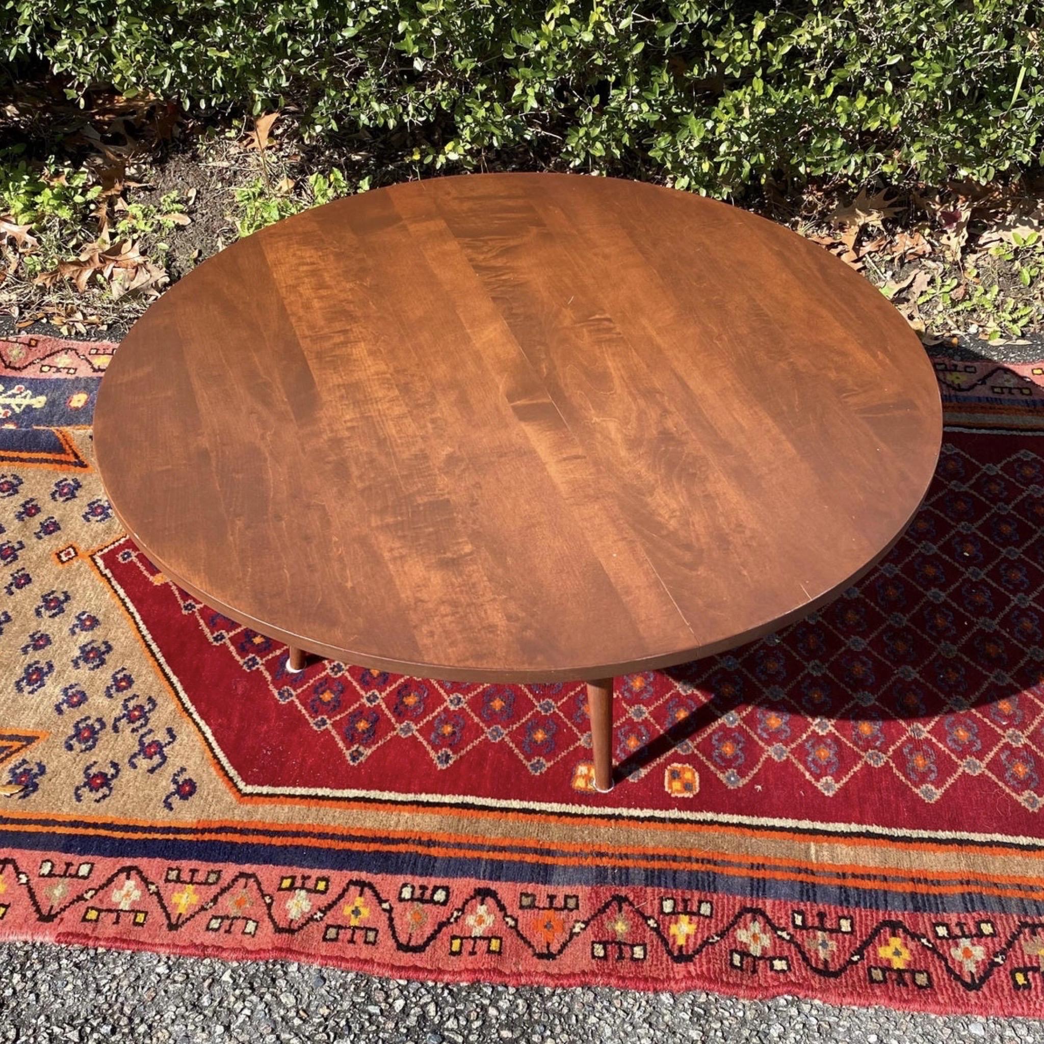 Paul McCobb Planner Group round coffee table -Winchendon Furniture. Circa 1950’s. Previously refinished. Excellent condition.