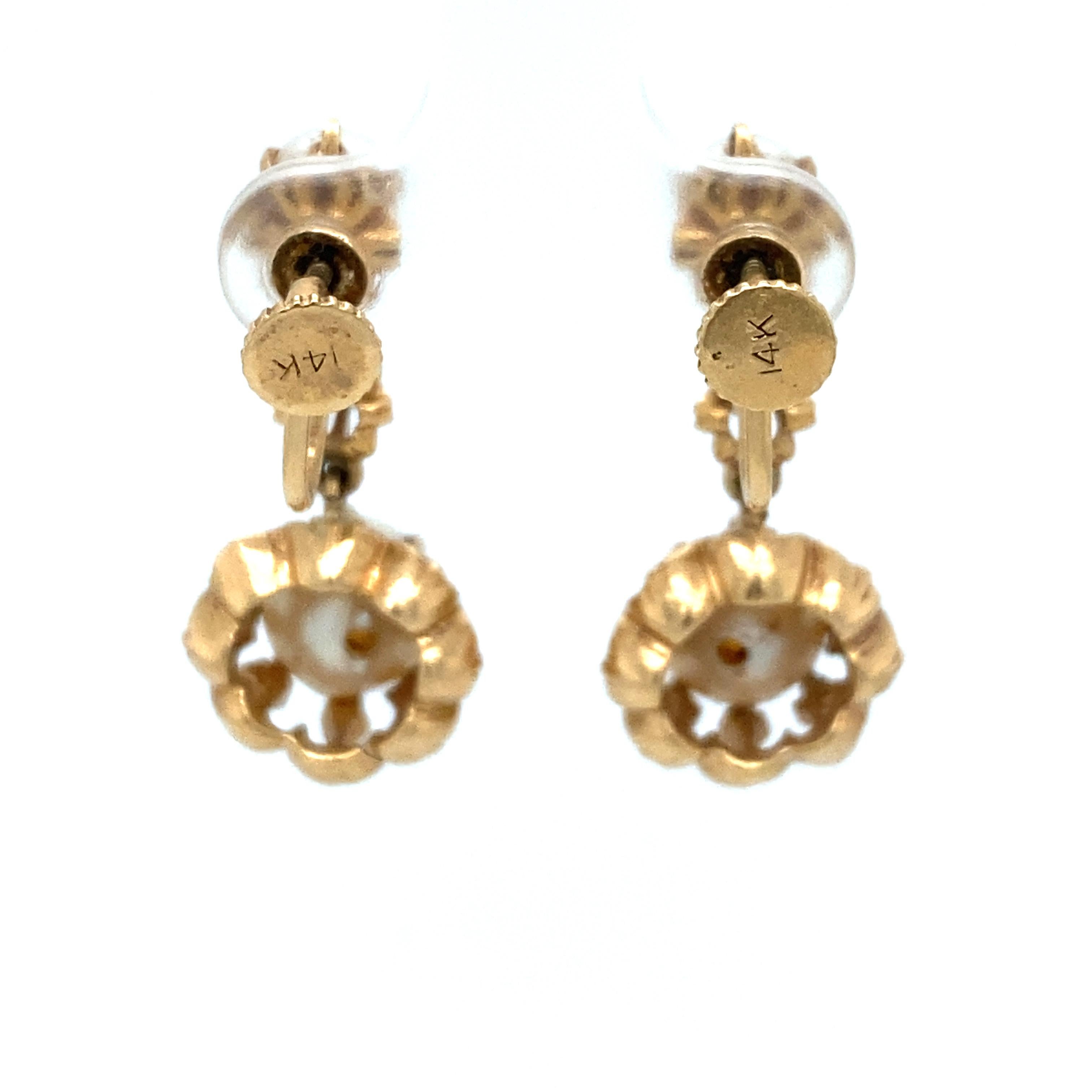 1950er Perlen- und Diamant-Ohrringe ohne Lochmuster aus 14 Karat Gold (Rundschliff) im Angebot