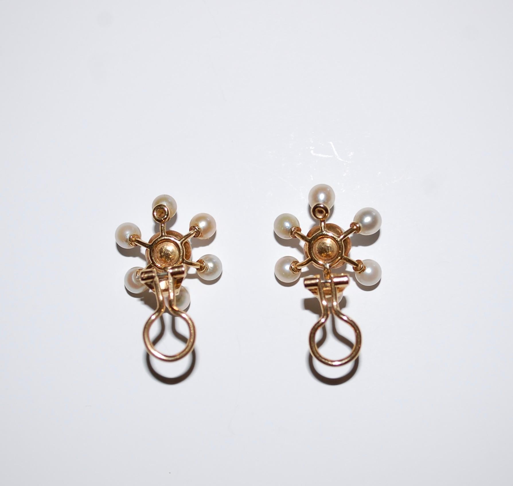 1950s Pearl 14K Gold Clip on Earrings In Excellent Condition For Sale In Lake Worth, FL