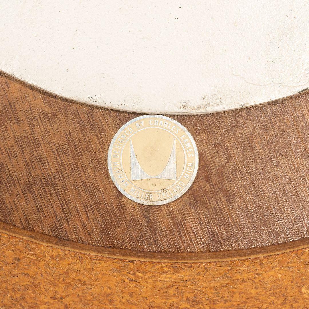 Mesa auxiliar de pedestal de los años 50 de George Nelson para Herman Miller en Bueno estado para la venta en Philadelphia, PA