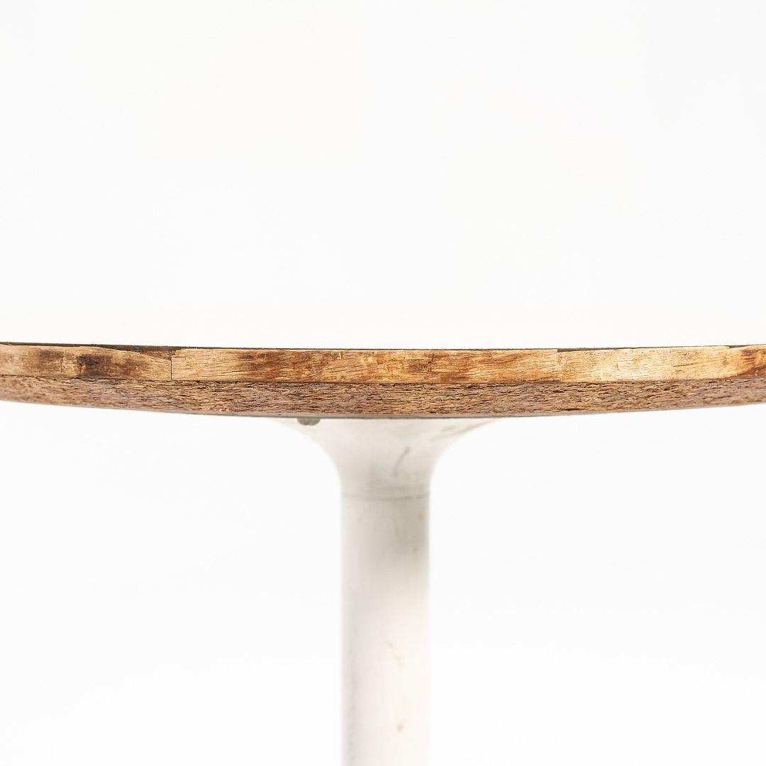 Mesa auxiliar de pedestal de los años 50 de George Nelson para Herman Miller en venta 1