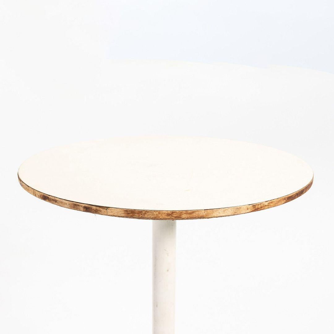 Mesa auxiliar de pedestal de los años 50 de George Nelson para Herman Miller en venta 2