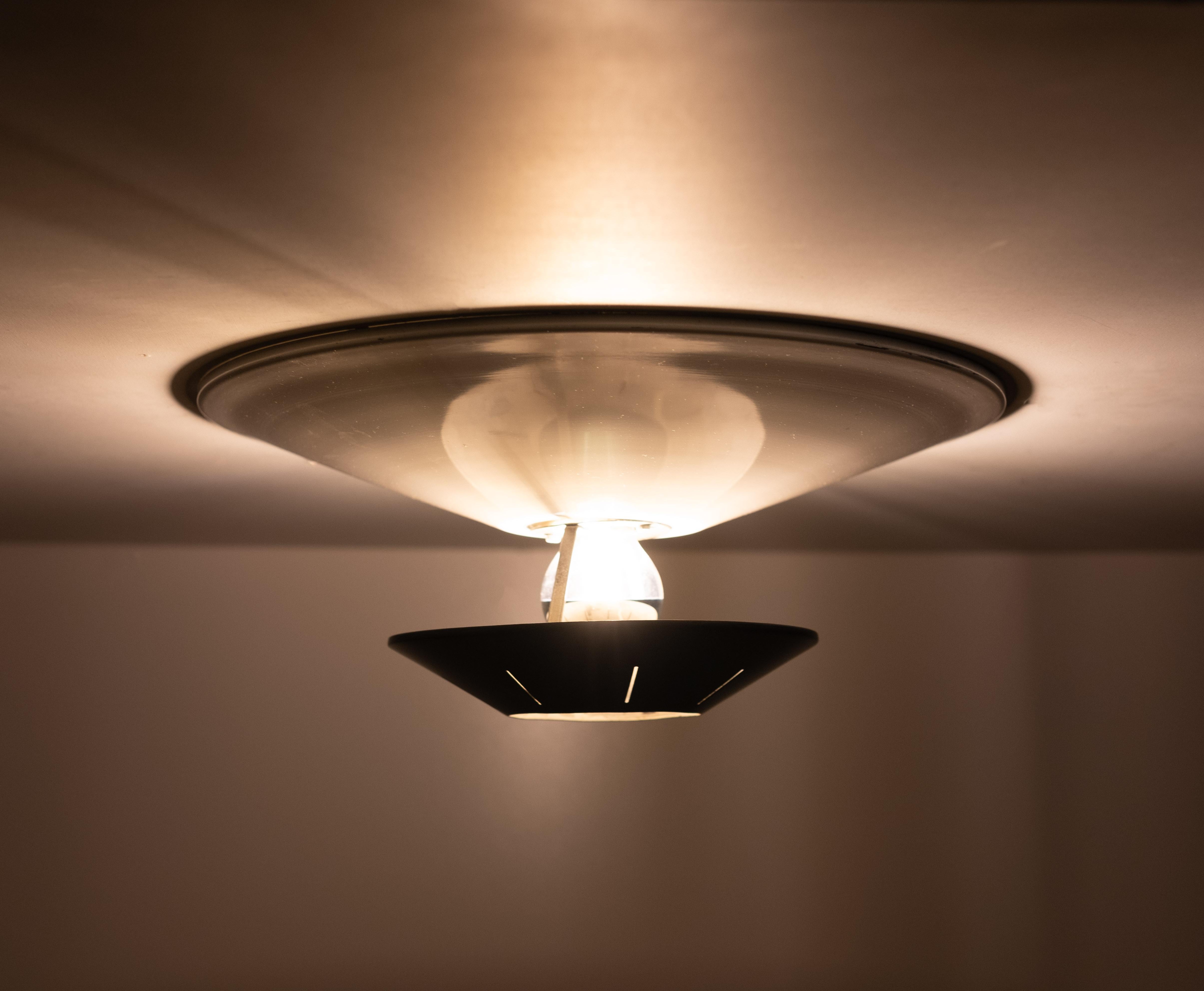 Metà XX secolo Lampada a sospensione Louis Kalff del 1950  per Philips Olanda in vendita
