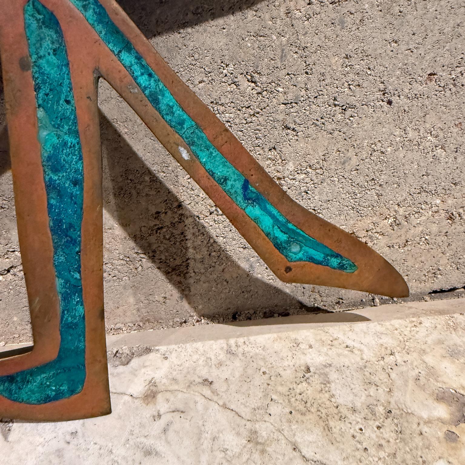 1950 Pepe Mendoza Scultura di lettere cinesi in ottone e malachite Messico in vendita 8