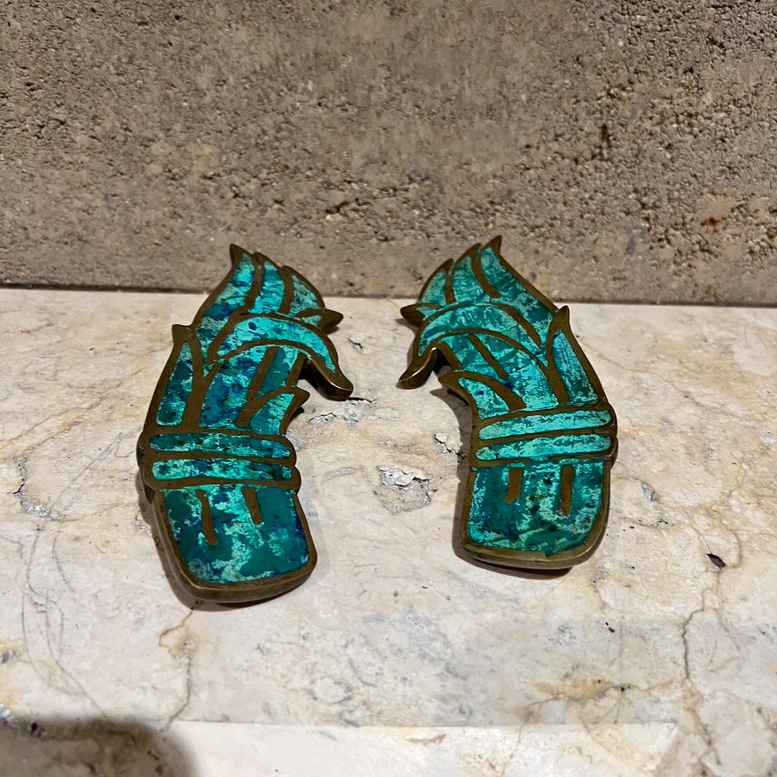 1950s Pepe Mendoza Malachite Brass Pulls Handles Mexico
Mayan Revival
set of two
Stamped by artist 
6.5 h x 2.5 w x 1 d
Preowned original vintage condition
Refer to images